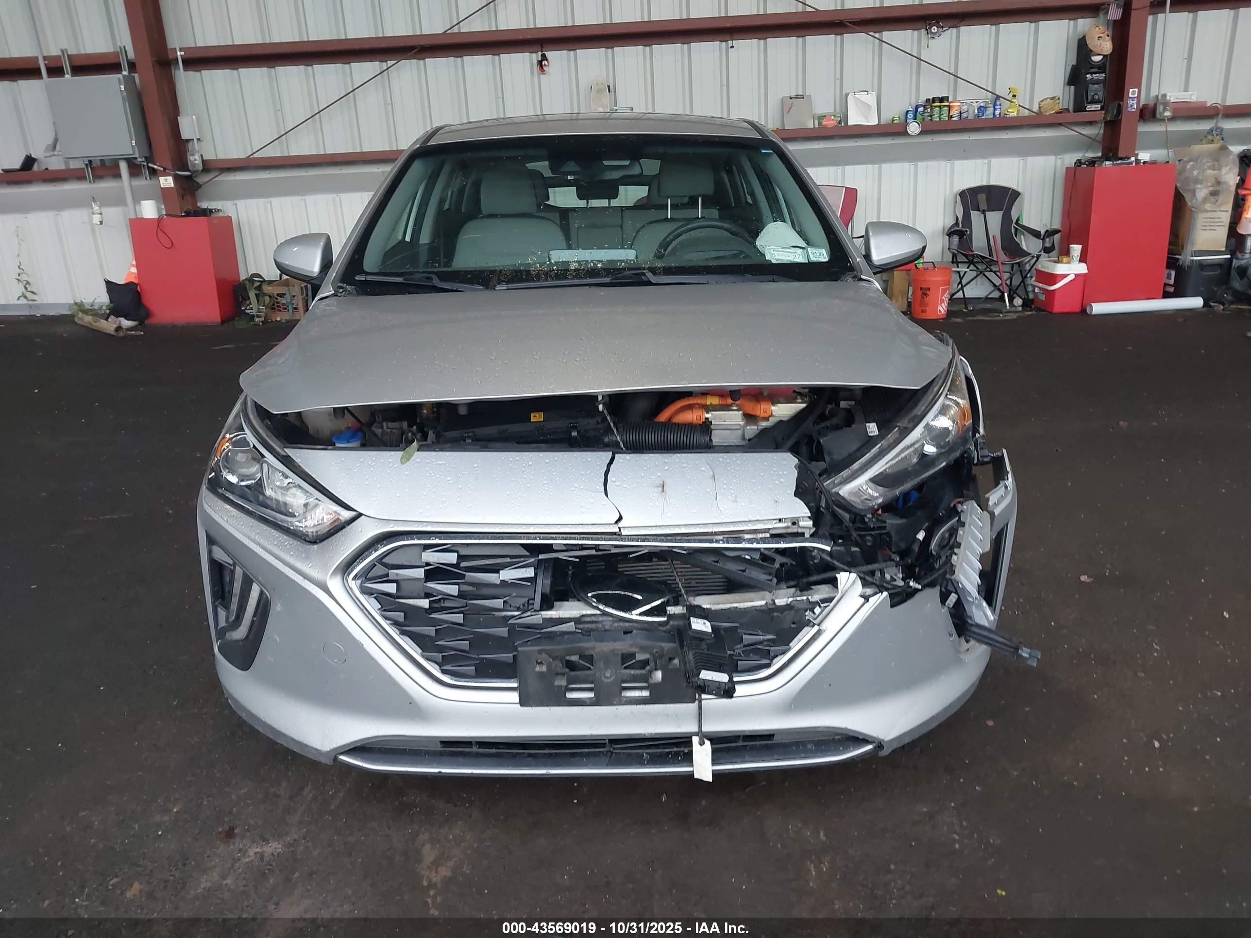 2021 Hyundai Ioniq Plug-in Hybrid Se Silver vin: KMHC65LD0MU253014