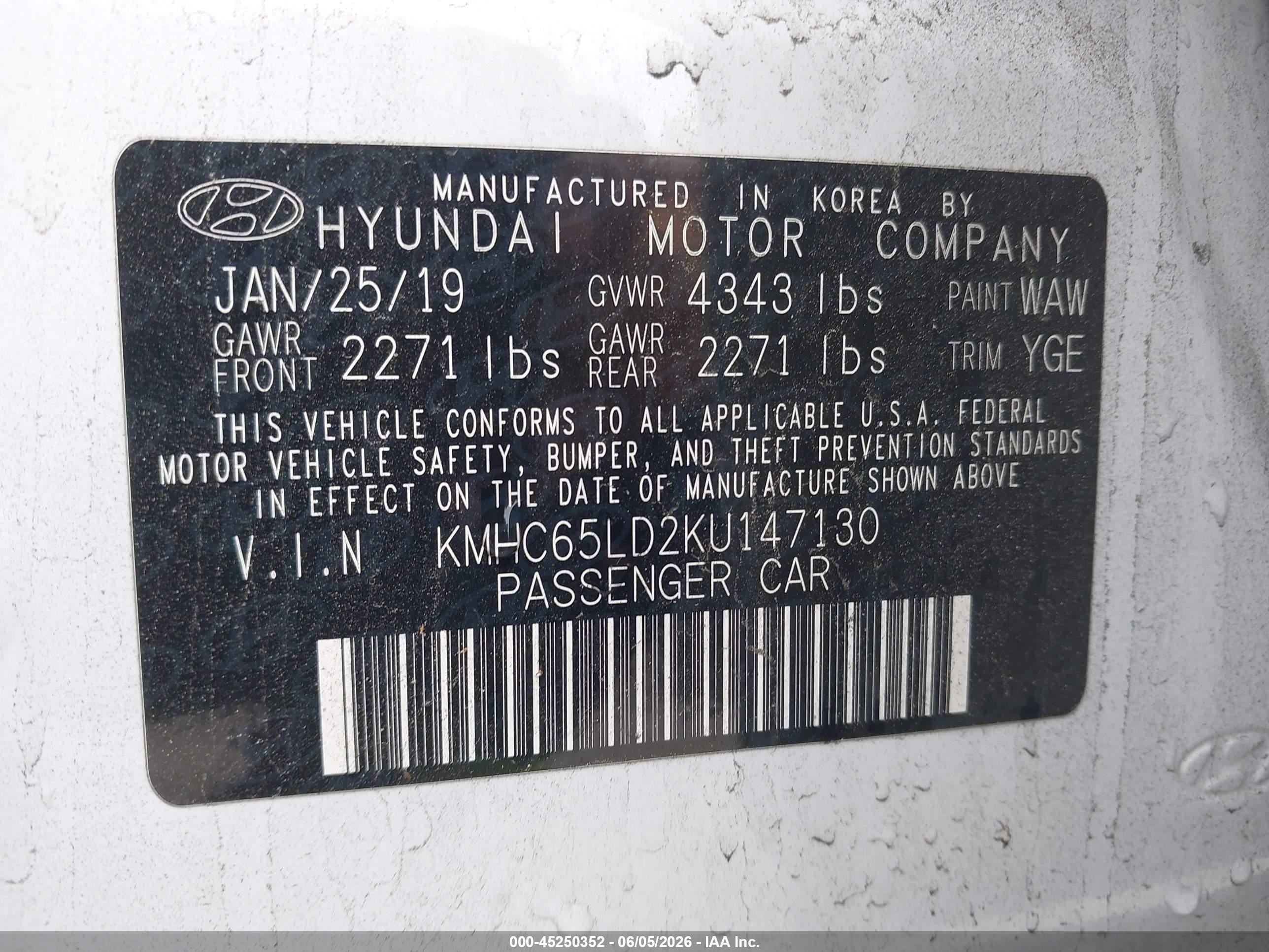 2019 Hyundai Ioniq Plug-in Hybrid   White vin: KMHC65LD2KU147130