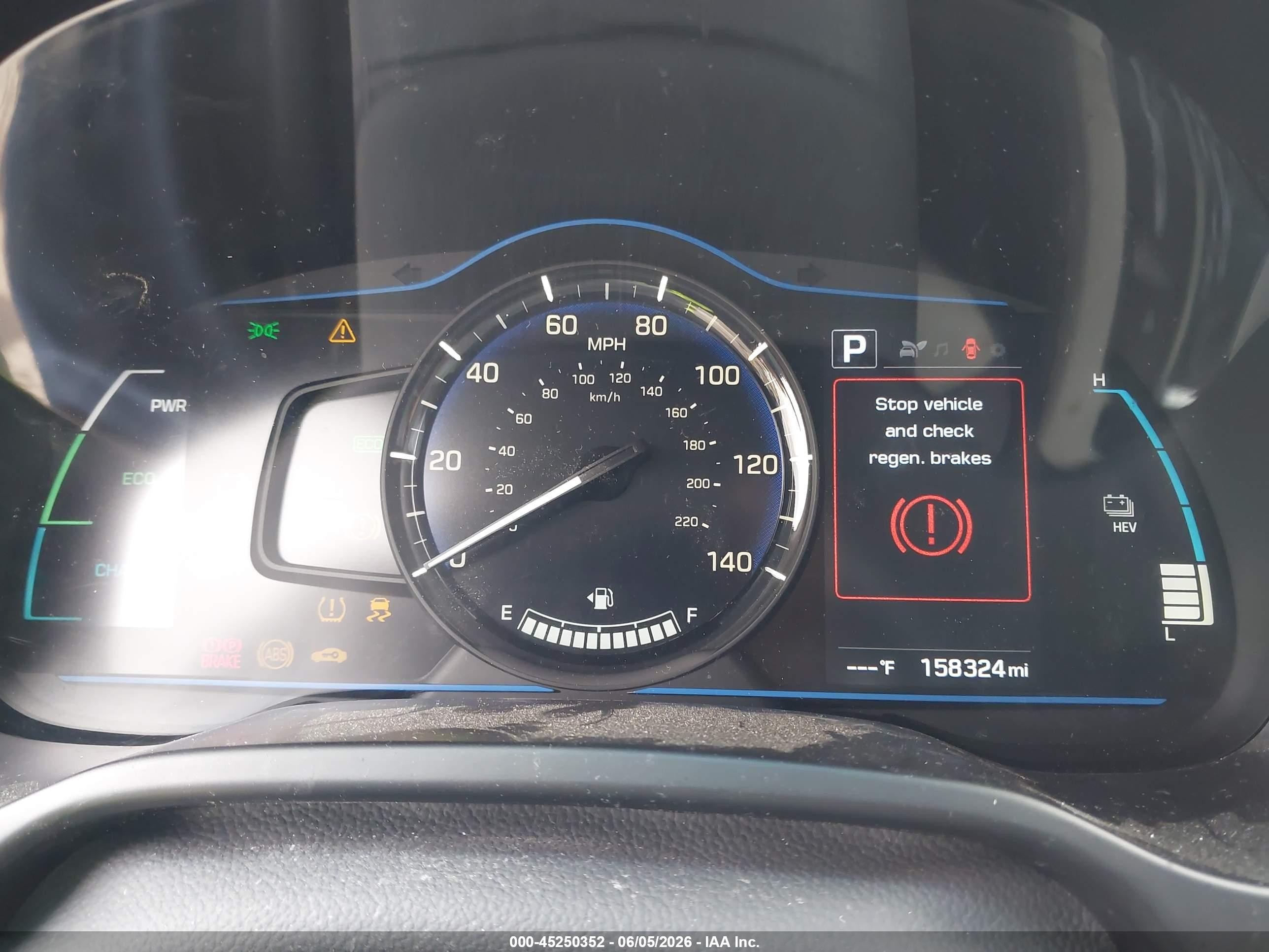 2019 Hyundai Ioniq Plug-in Hybrid   White vin: KMHC65LD2KU147130
