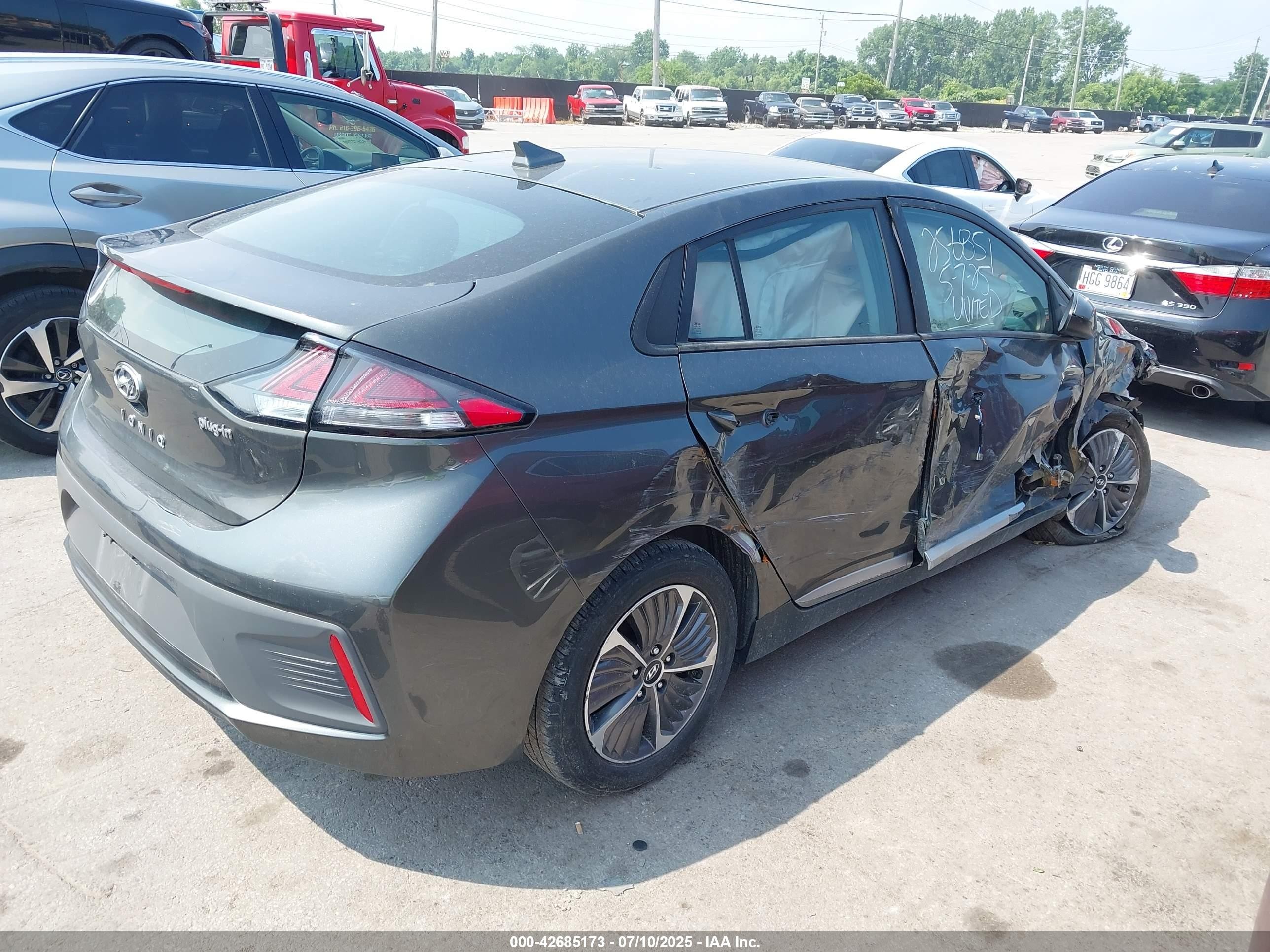 2021 Hyundai Ioniq Plug-in Hybrid Se Gray vin: KMHC65LD9MU261564