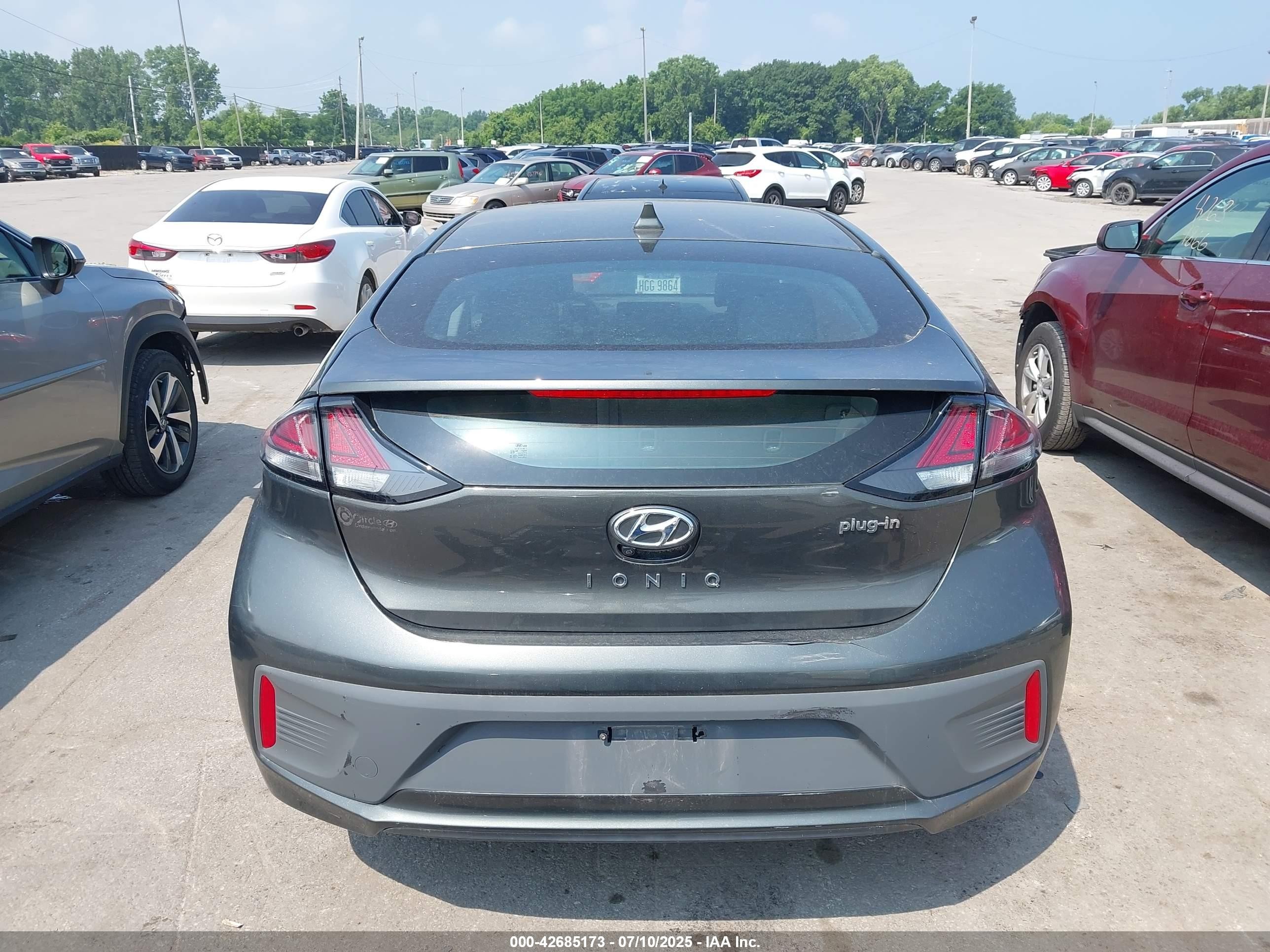 2021 Hyundai Ioniq Plug-in Hybrid Se Gray vin: KMHC65LD9MU261564