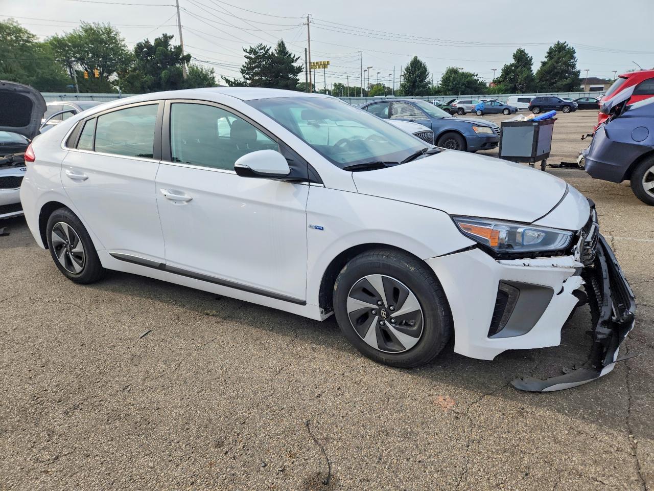 2017 Hyundai Ioniq Sel White vin: KMHC75LC0HU044320