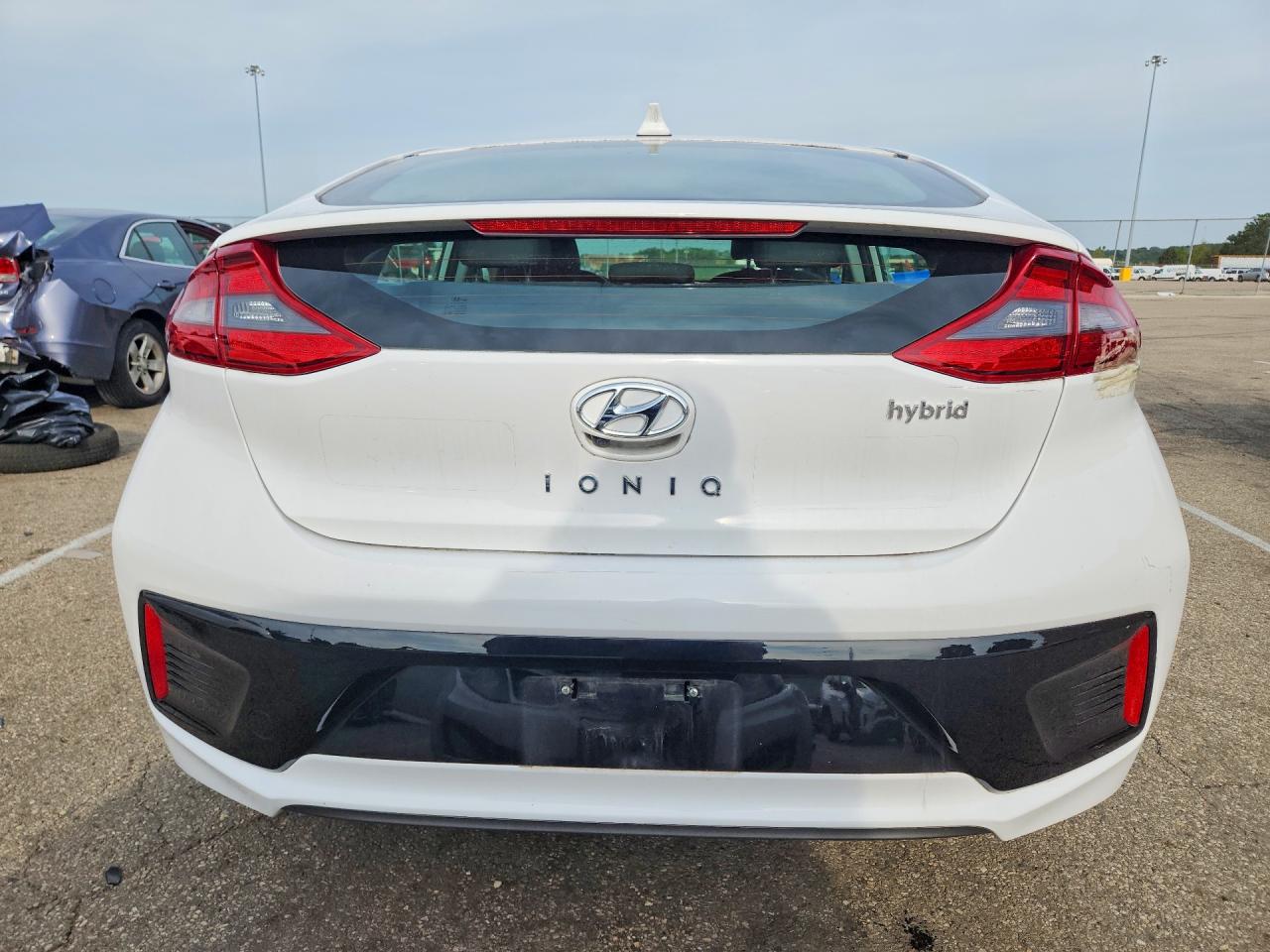 2017 Hyundai Ioniq Sel White vin: KMHC75LC0HU044320