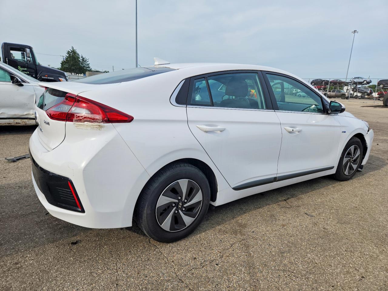 2017 Hyundai Ioniq Sel White vin: KMHC75LC0HU044320