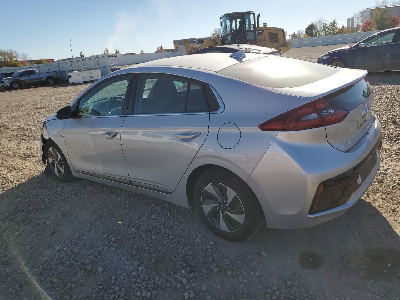 2018 Hyundai Ioniq Sel Серебряный vin: KMHC75LC5JU068005