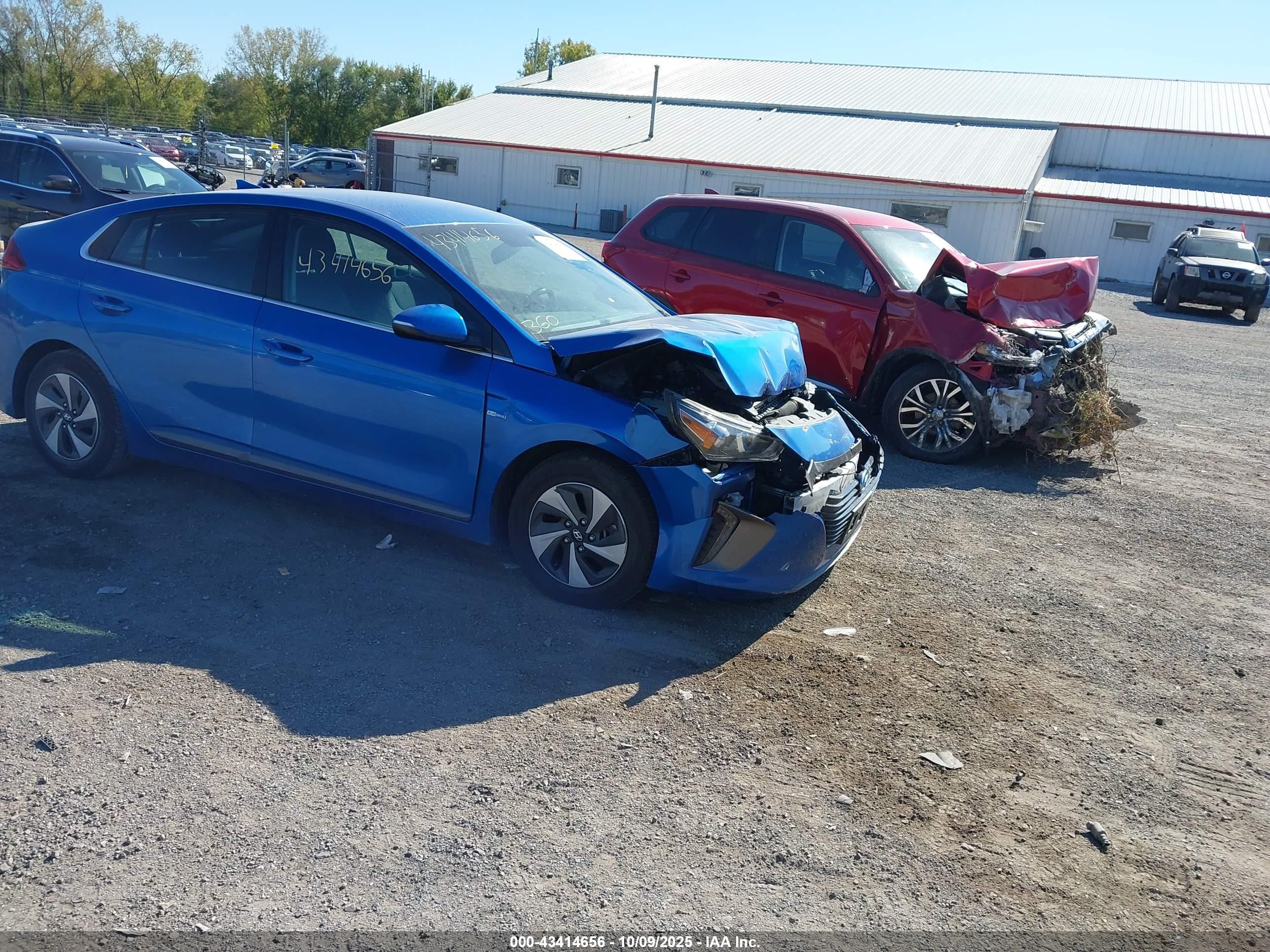 2017 Hyundai Ioniq Hybrid Sel Blue vin: KMHC75LC8HU040029