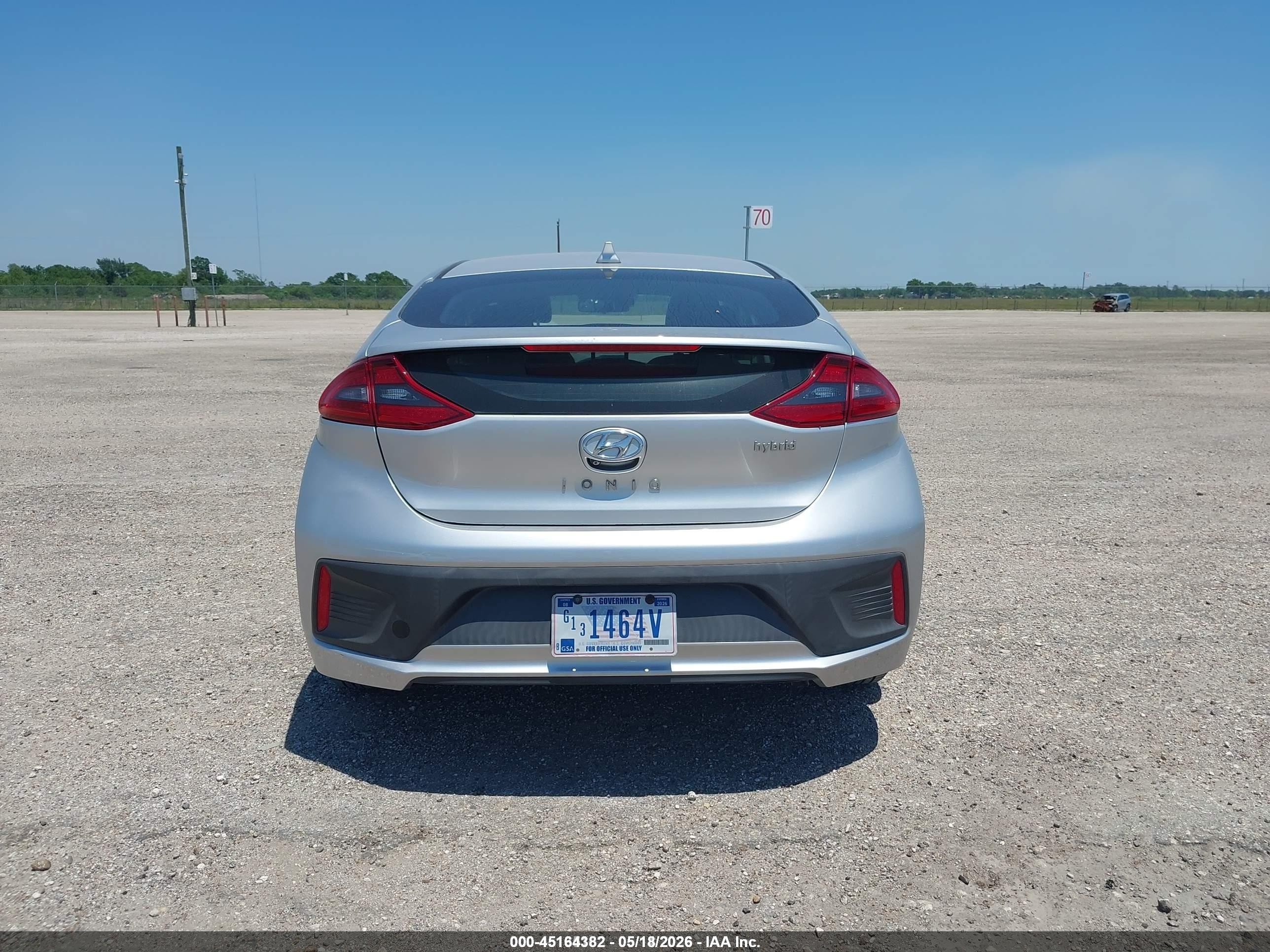 2019 Hyundai Ioniq Hybrid Sel Silver vin: KMHC75LC8KU106943
