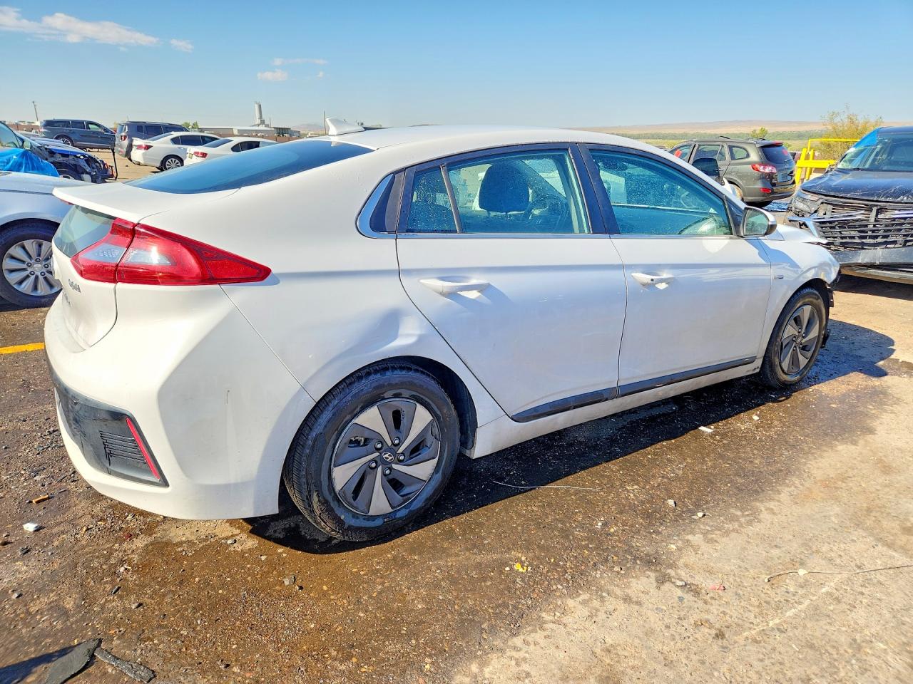 2019 Hyundai Ioniq Sel White vin: KMHC75LC8KU112497