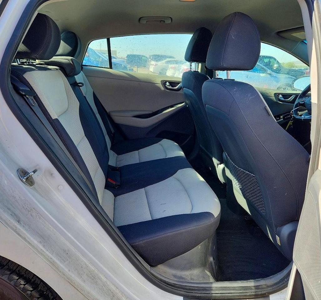2019 Hyundai Ioniq Sel White vin: KMHC75LC8KU112497