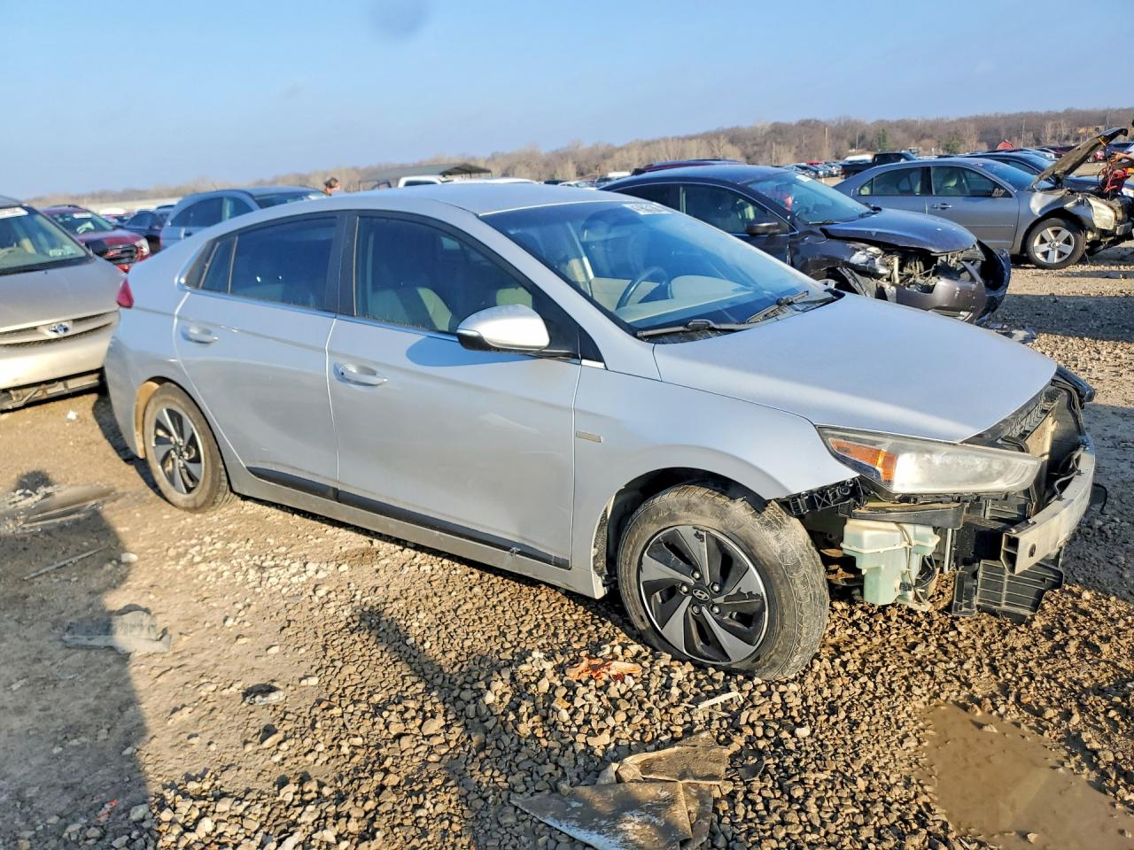 2017 Hyundai Ioniq Hybrid Sel Silver vin: KMHC75LCXHU024771
