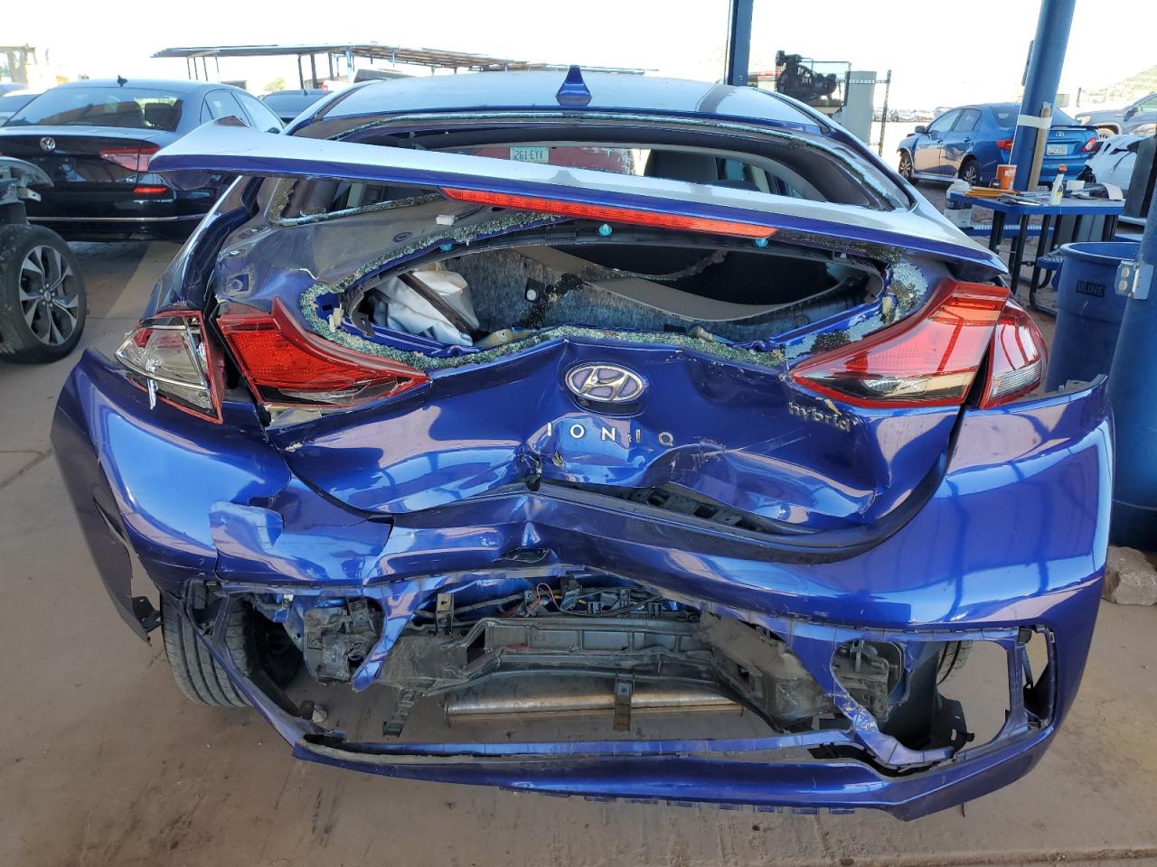 2020 Hyundai Ioniq Se Blue vin: KMHC75LCXLU213610