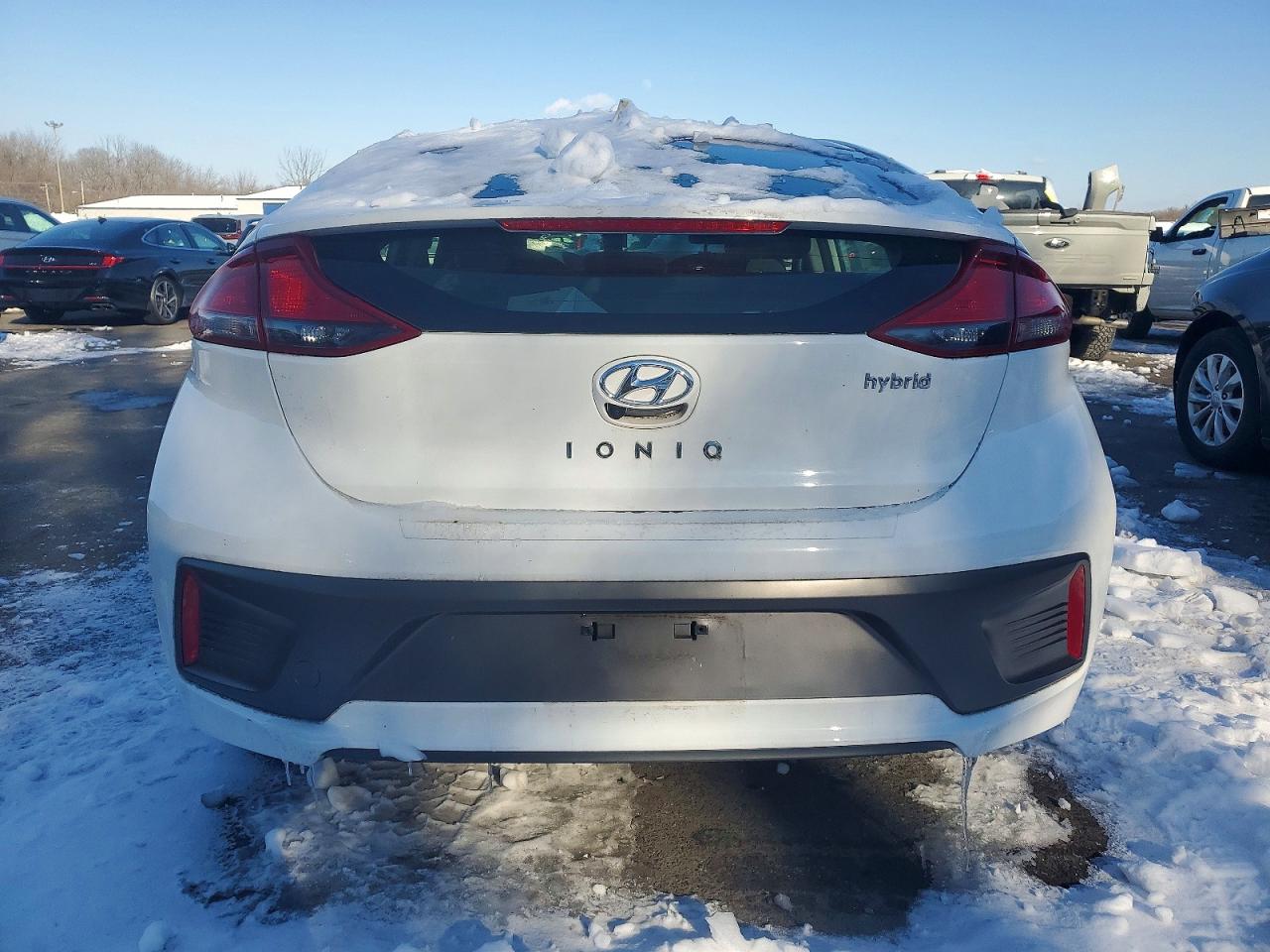 2020 Hyundai Ioniq Se White vin: KMHC75LCXLU221139