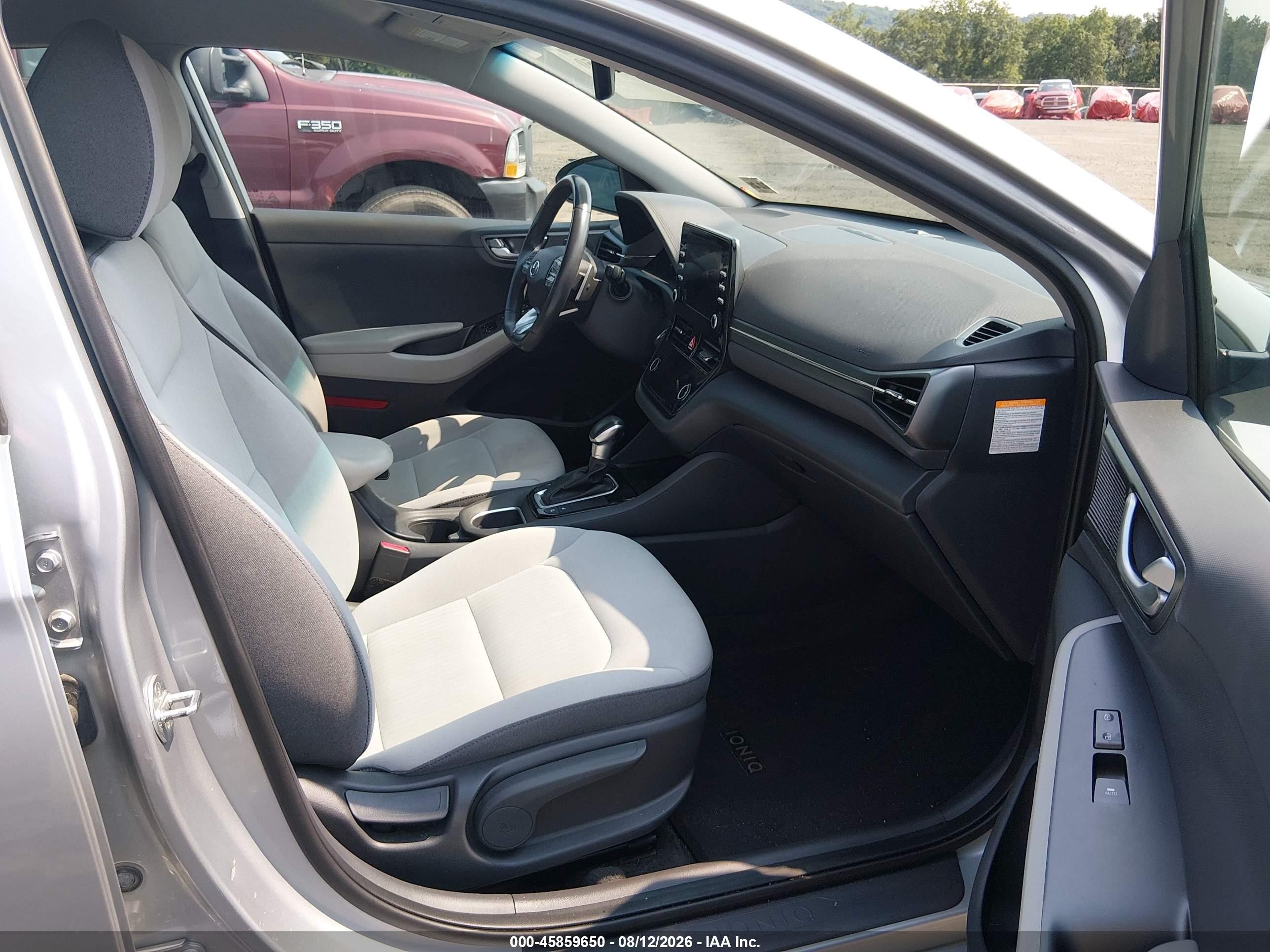 2022 Hyundai Ioniq Plug-in Hybrid Sel Silver vin: KMHC75LD0NU274136