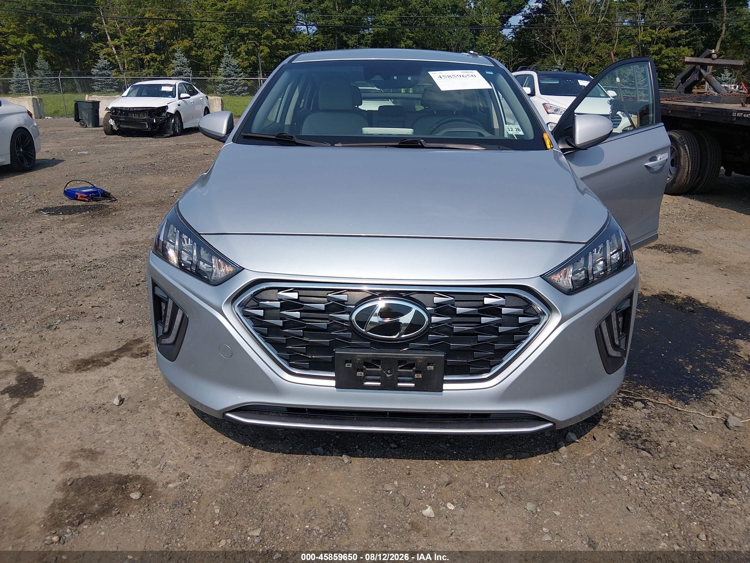 2022 Hyundai Ioniq Plug-in Hybrid Sel Silver vin: KMHC75LD0NU274136