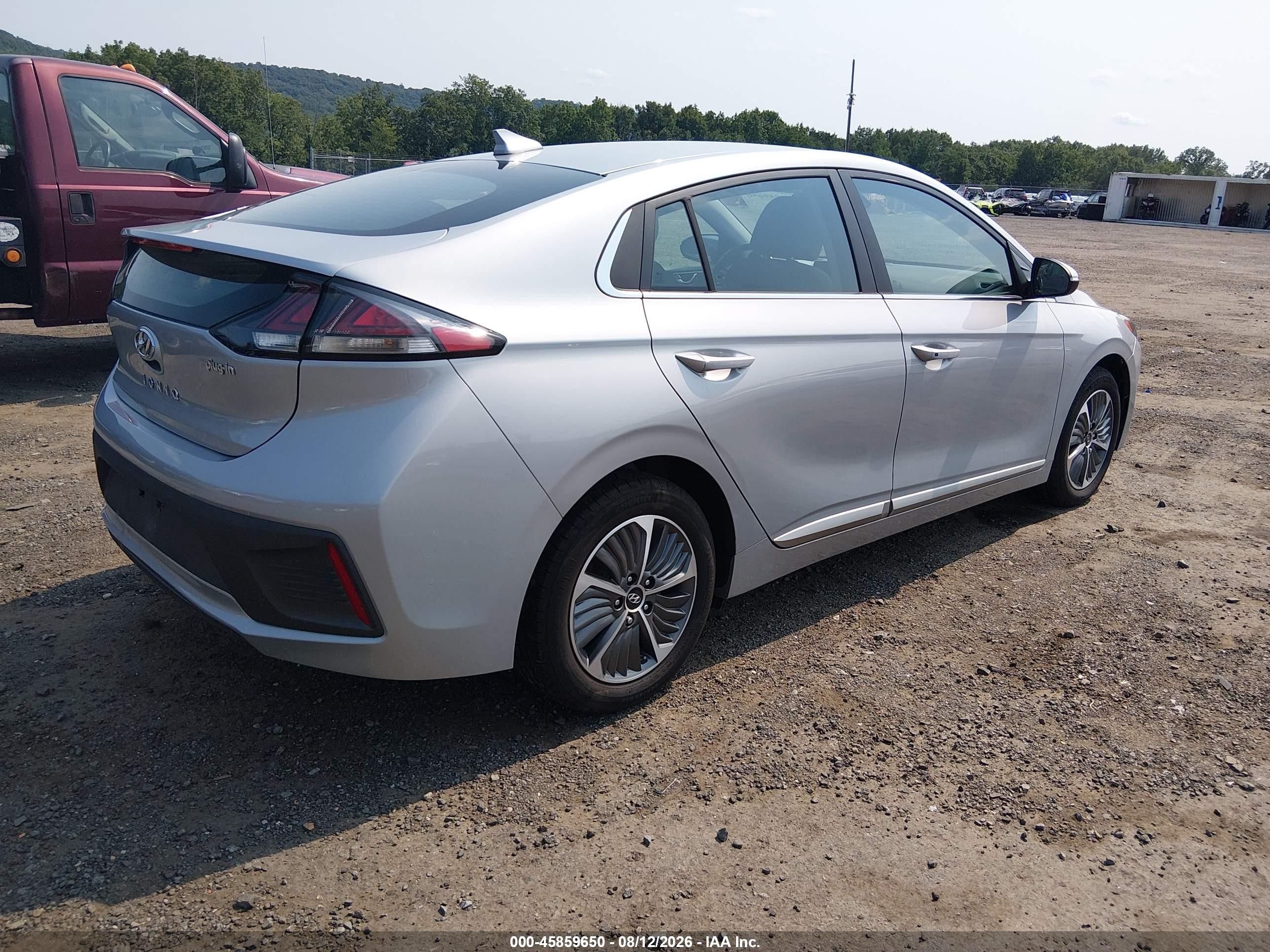 2022 Hyundai Ioniq Plug-in Hybrid Sel Silver vin: KMHC75LD0NU274136