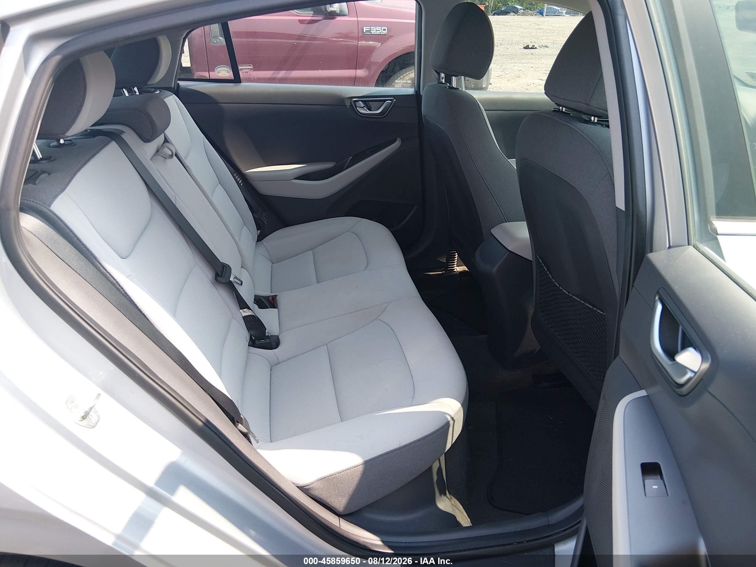 2022 Hyundai Ioniq Plug-in Hybrid Sel Silver vin: KMHC75LD0NU274136