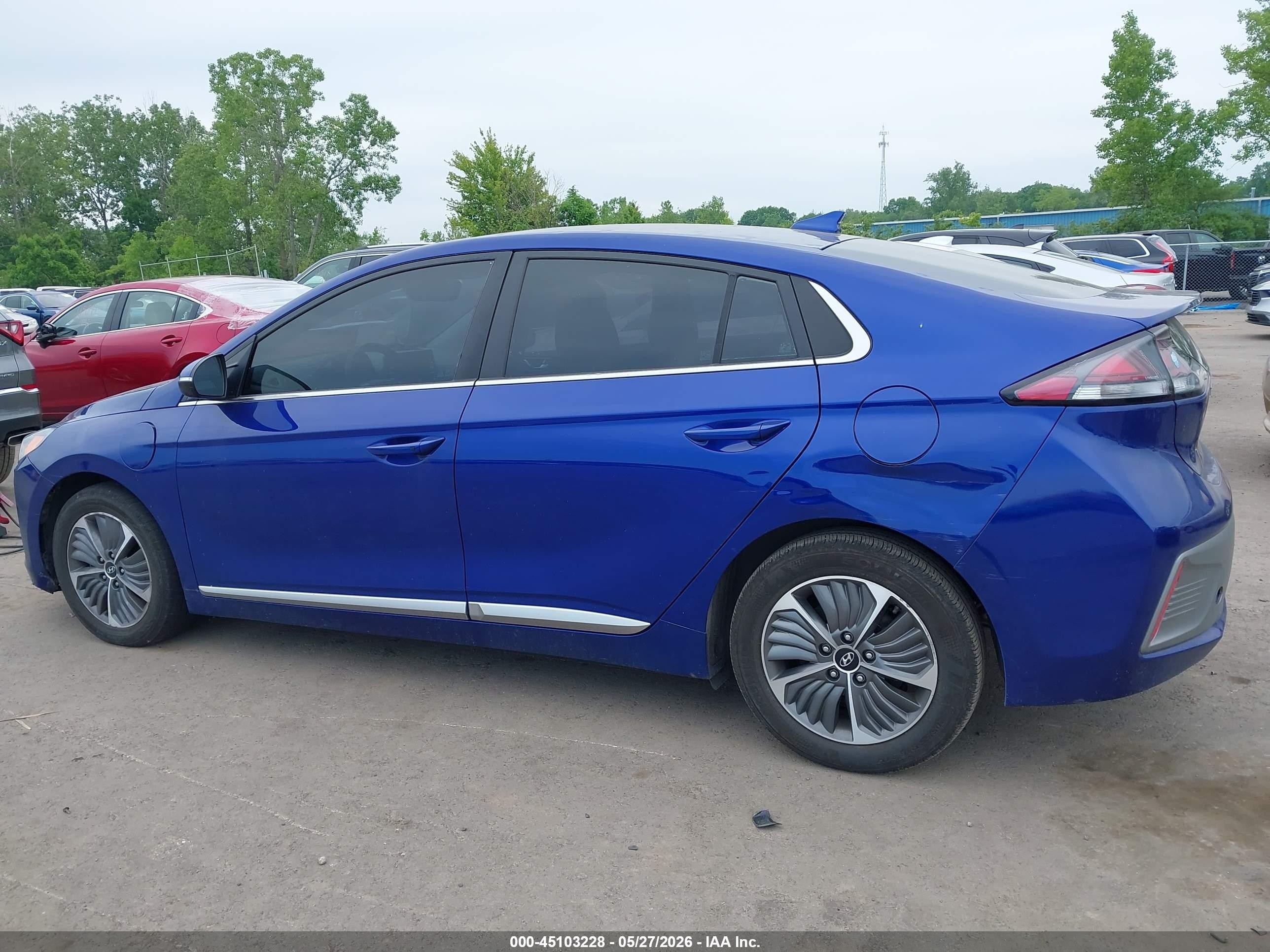 2021 Hyundai Ioniq Plug-in Hybrid Sel Blue vin: KMHC75LD3MU255904