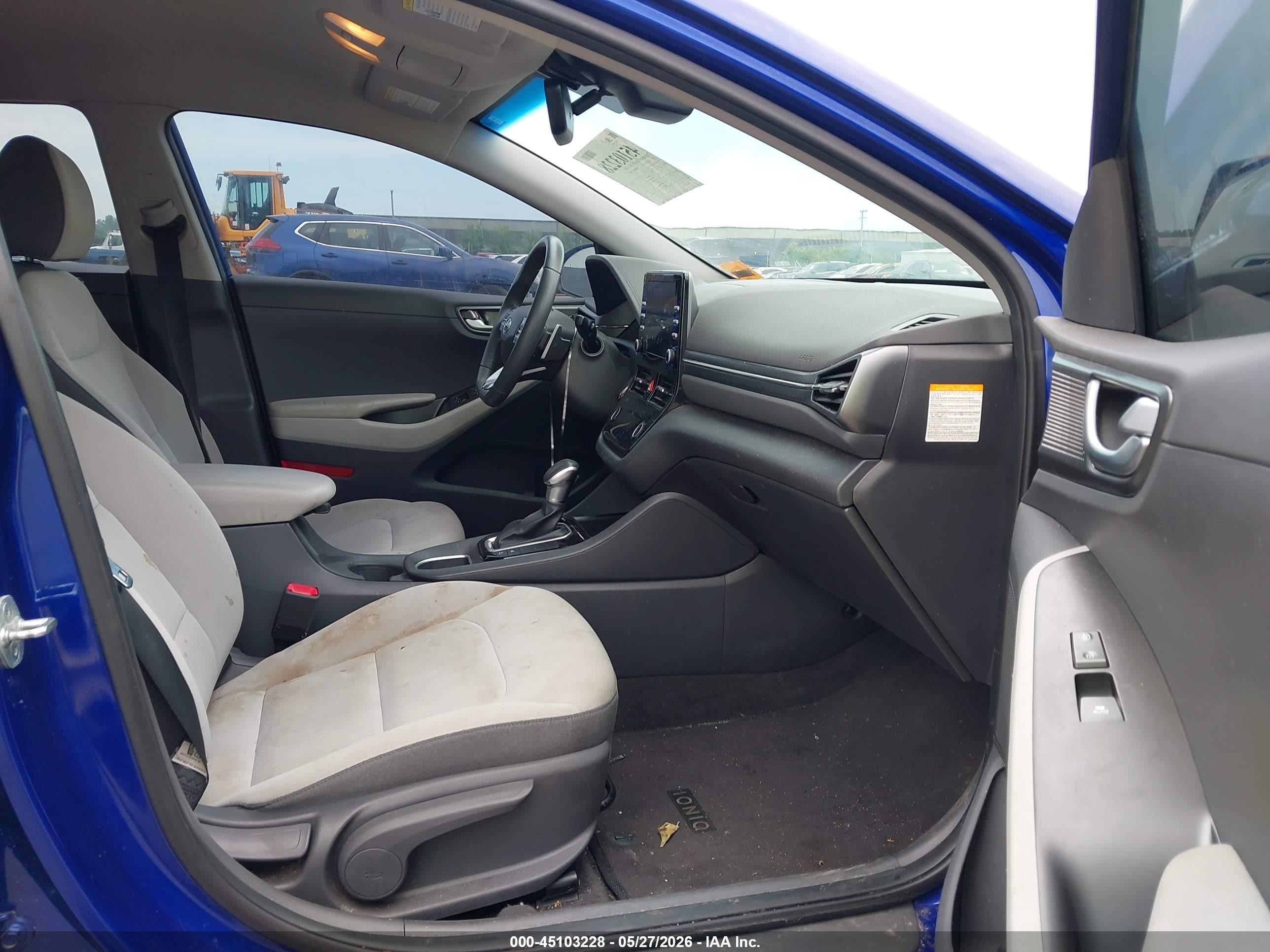 2021 Hyundai Ioniq Plug-in Hybrid Sel Blue vin: KMHC75LD3MU255904