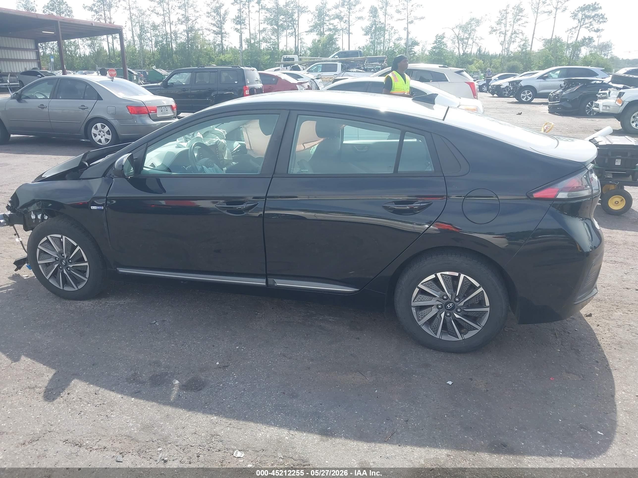 2020 Hyundai Ioniq Electric Se Black vin: KMHC75LJ0LU060735