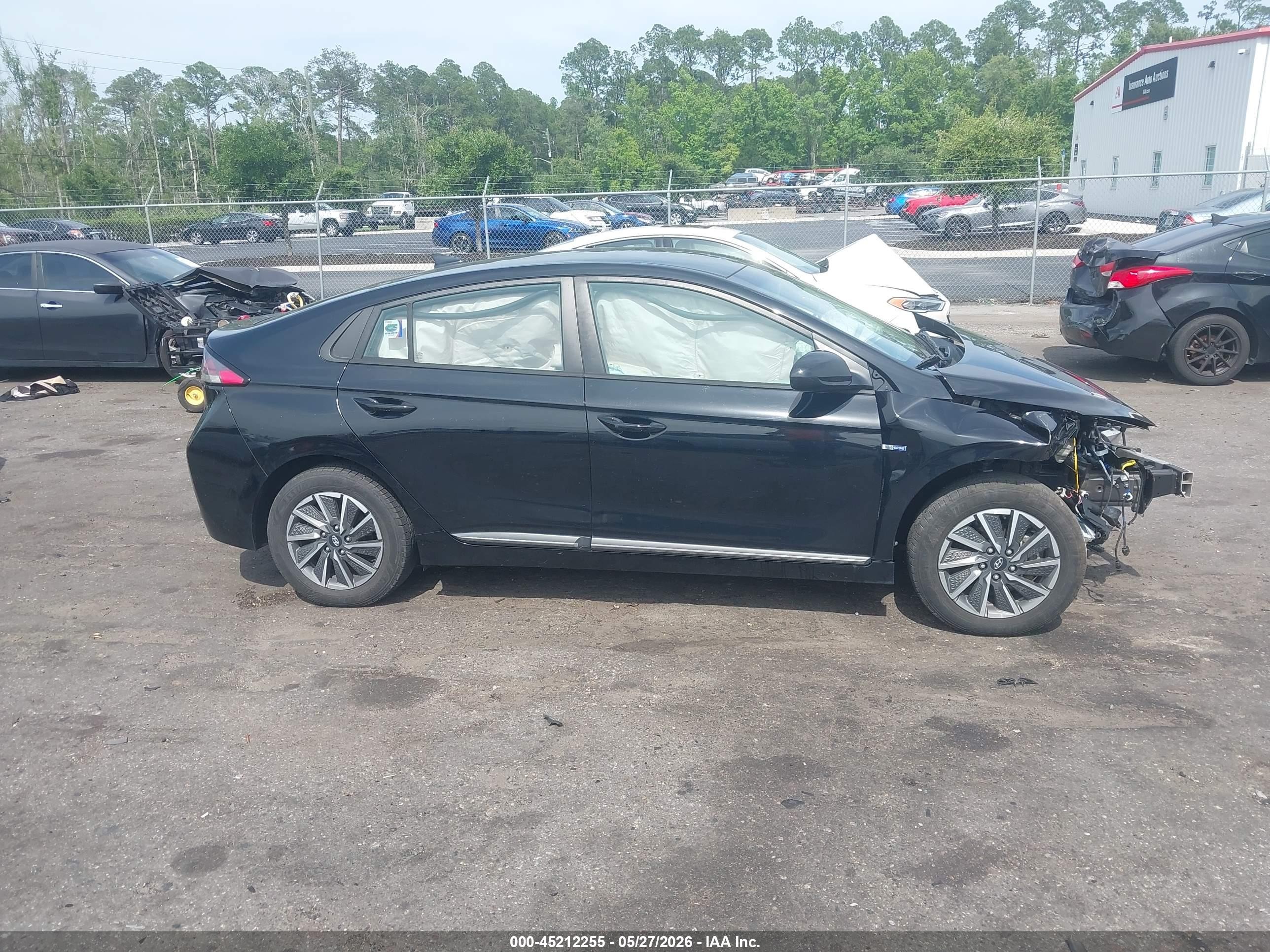 2020 Hyundai Ioniq Electric Se Black vin: KMHC75LJ0LU060735
