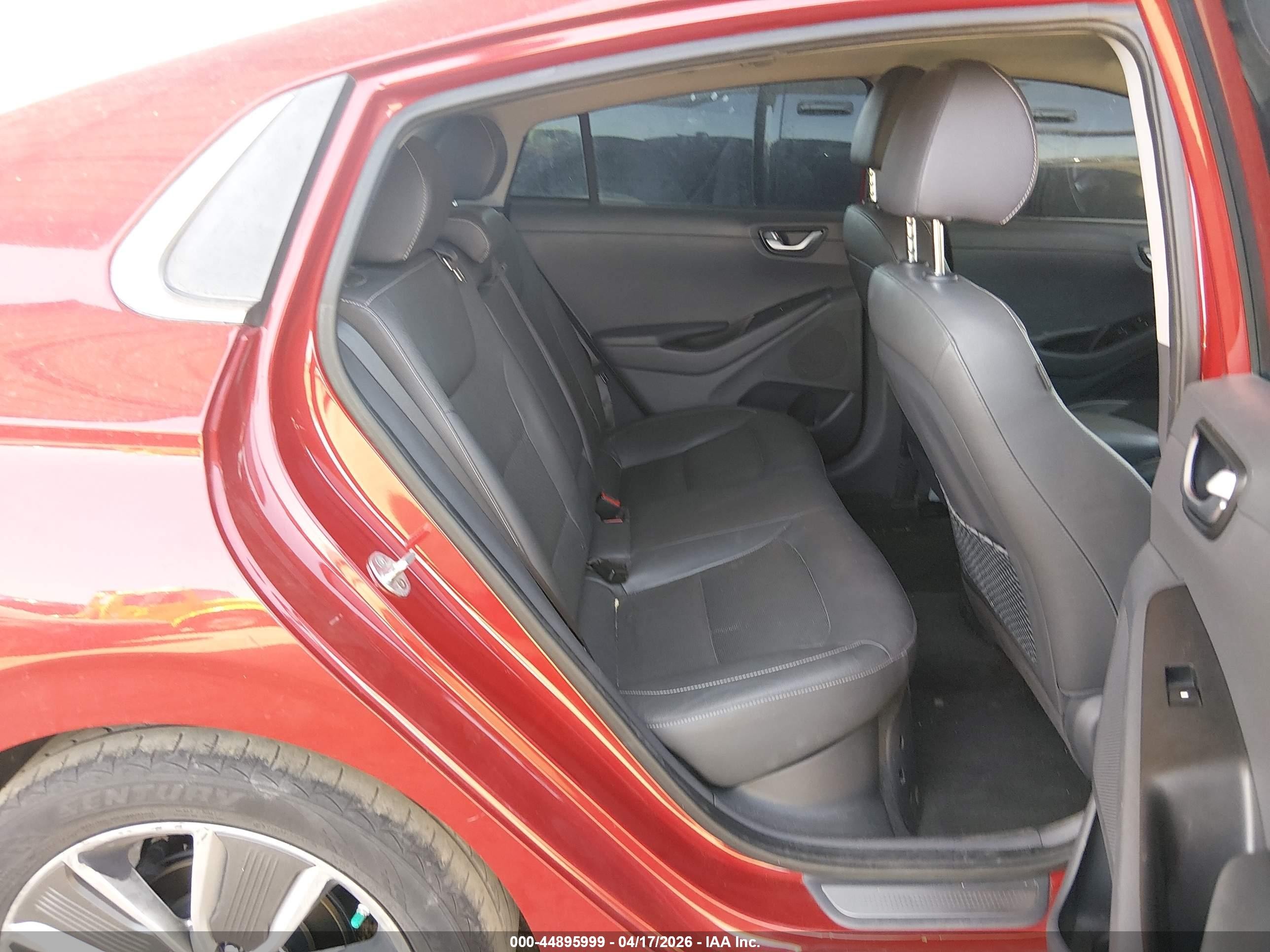 2019 Hyundai Ioniq Hybrid Limited Red vin: KMHC85LC2KU112640