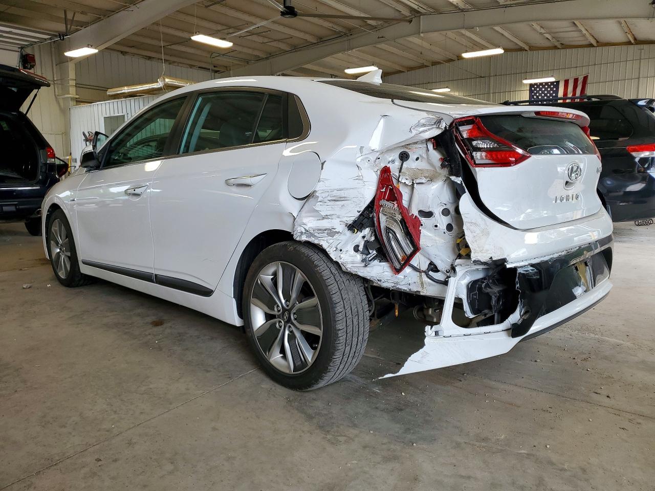 2018 Hyundai Ioniq Limited White vin: KMHC85LC4JU071751