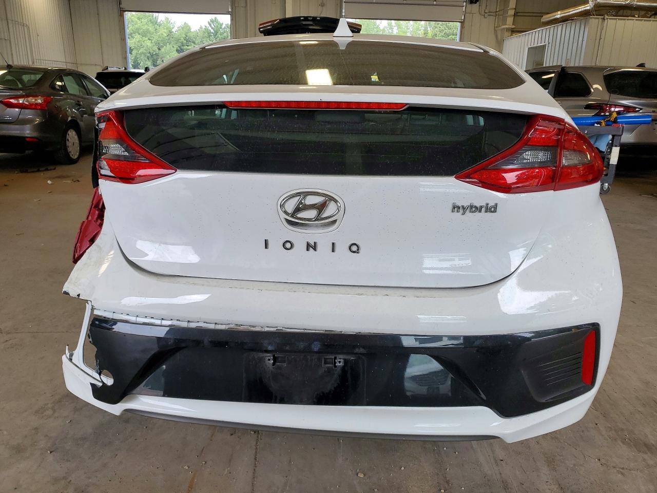 2018 Hyundai Ioniq Limited White vin: KMHC85LC4JU071751