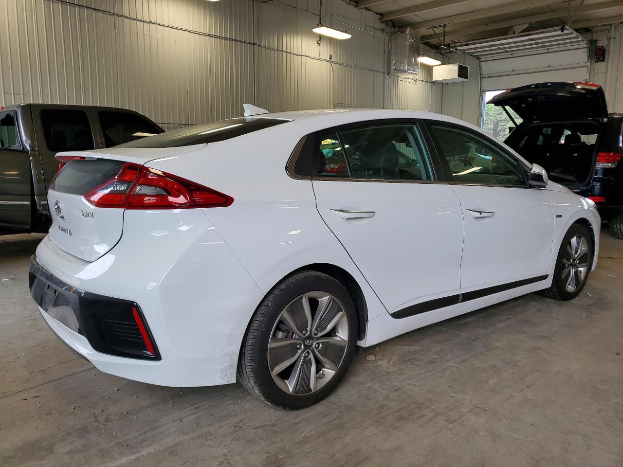 2018 Hyundai Ioniq Limited White vin: KMHC85LC4JU071751