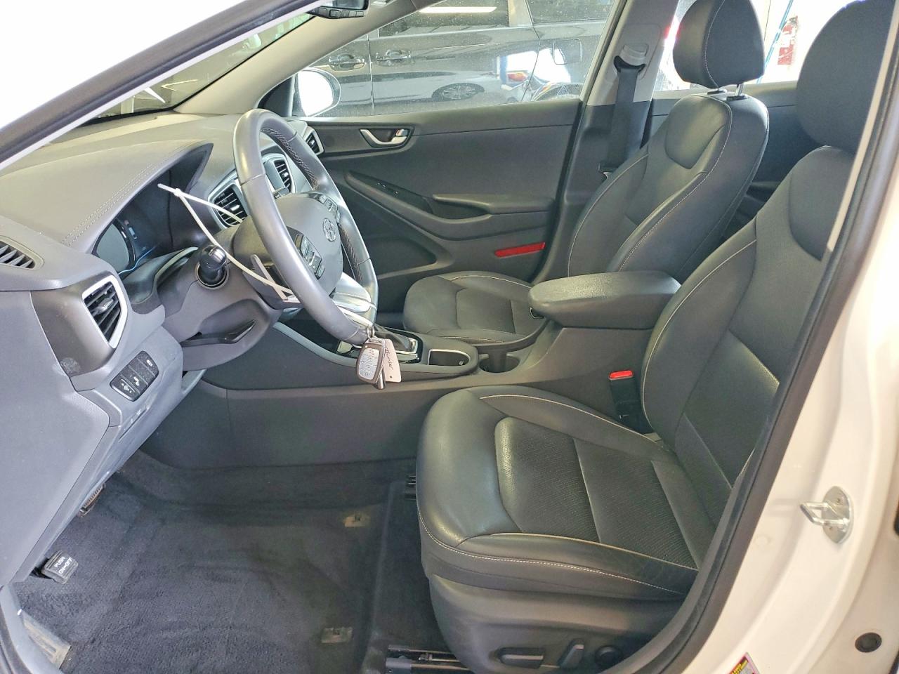 2018 Hyundai Ioniq Limited White vin: KMHC85LC4JU071751