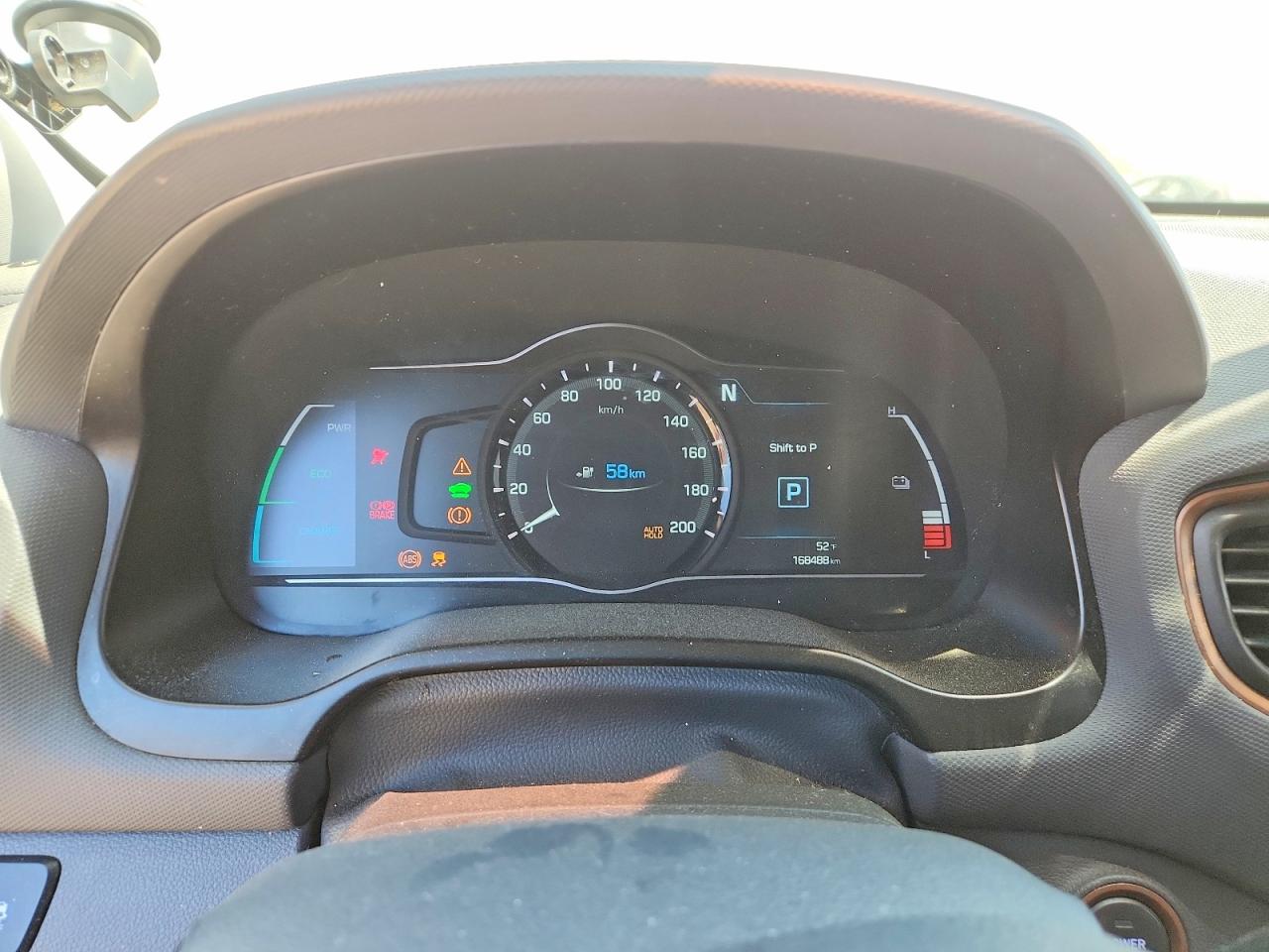 2019 Hyundai Ioniq Preferred White vin: KMHC85LHXKU038671