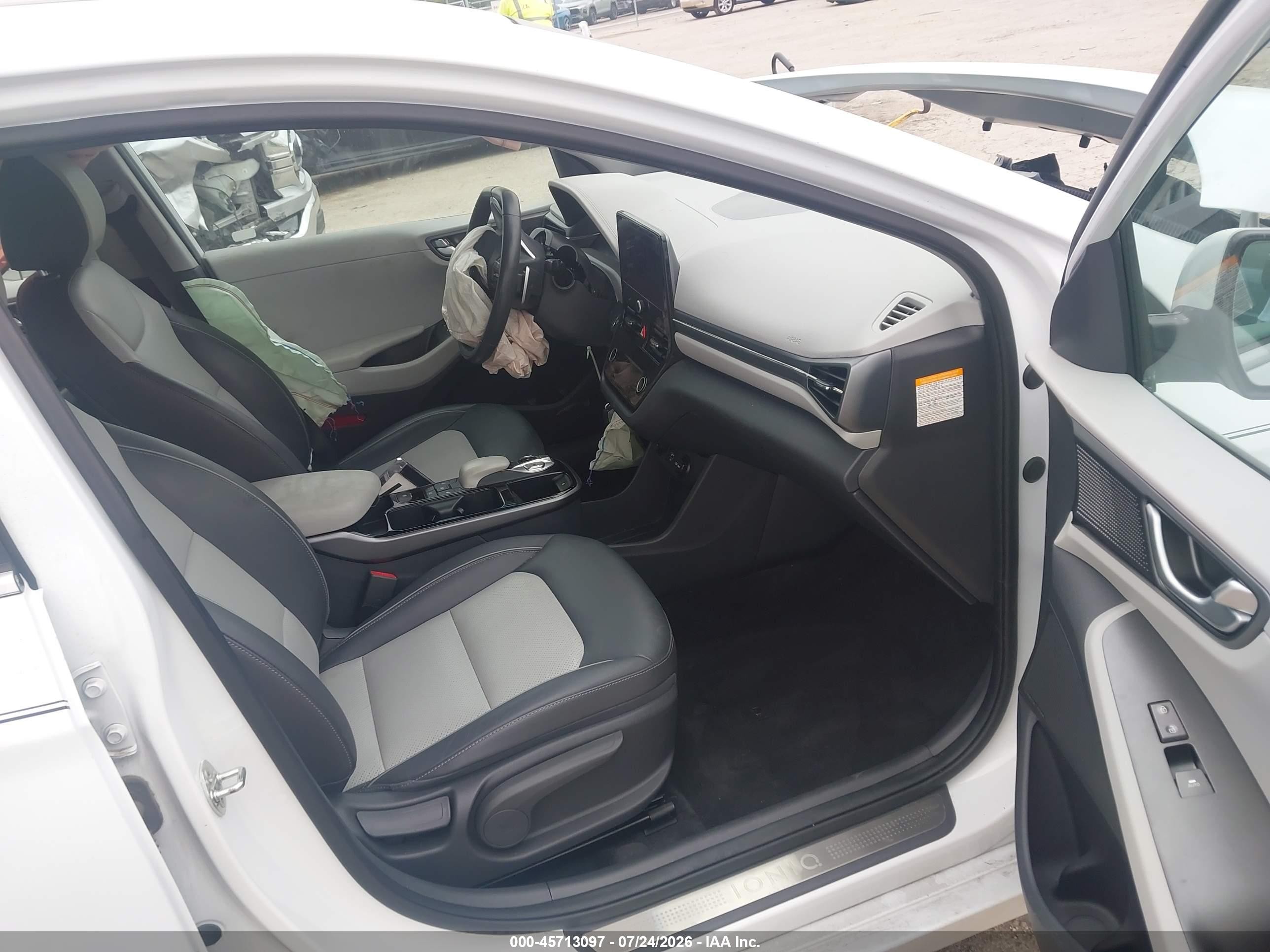 2020 Hyundai Ioniq Electric Limited White vin: KMHC85LJ0LU076494
