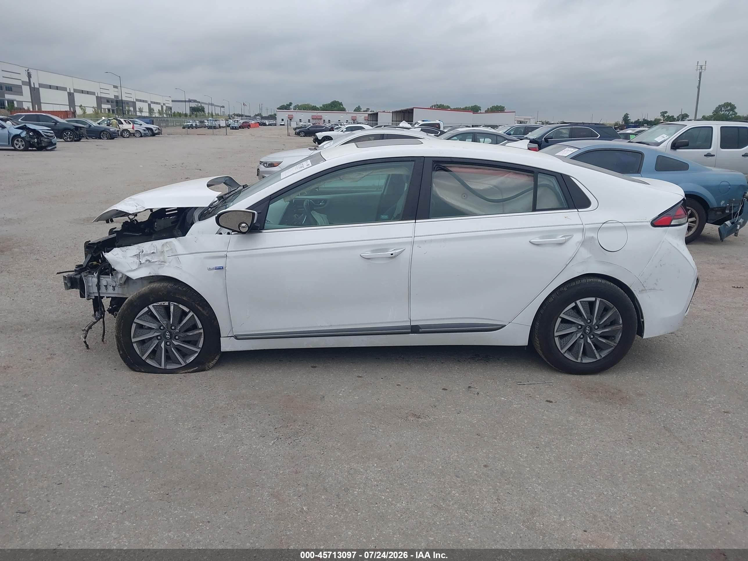 2020 Hyundai Ioniq Electric Limited White vin: KMHC85LJ0LU076494