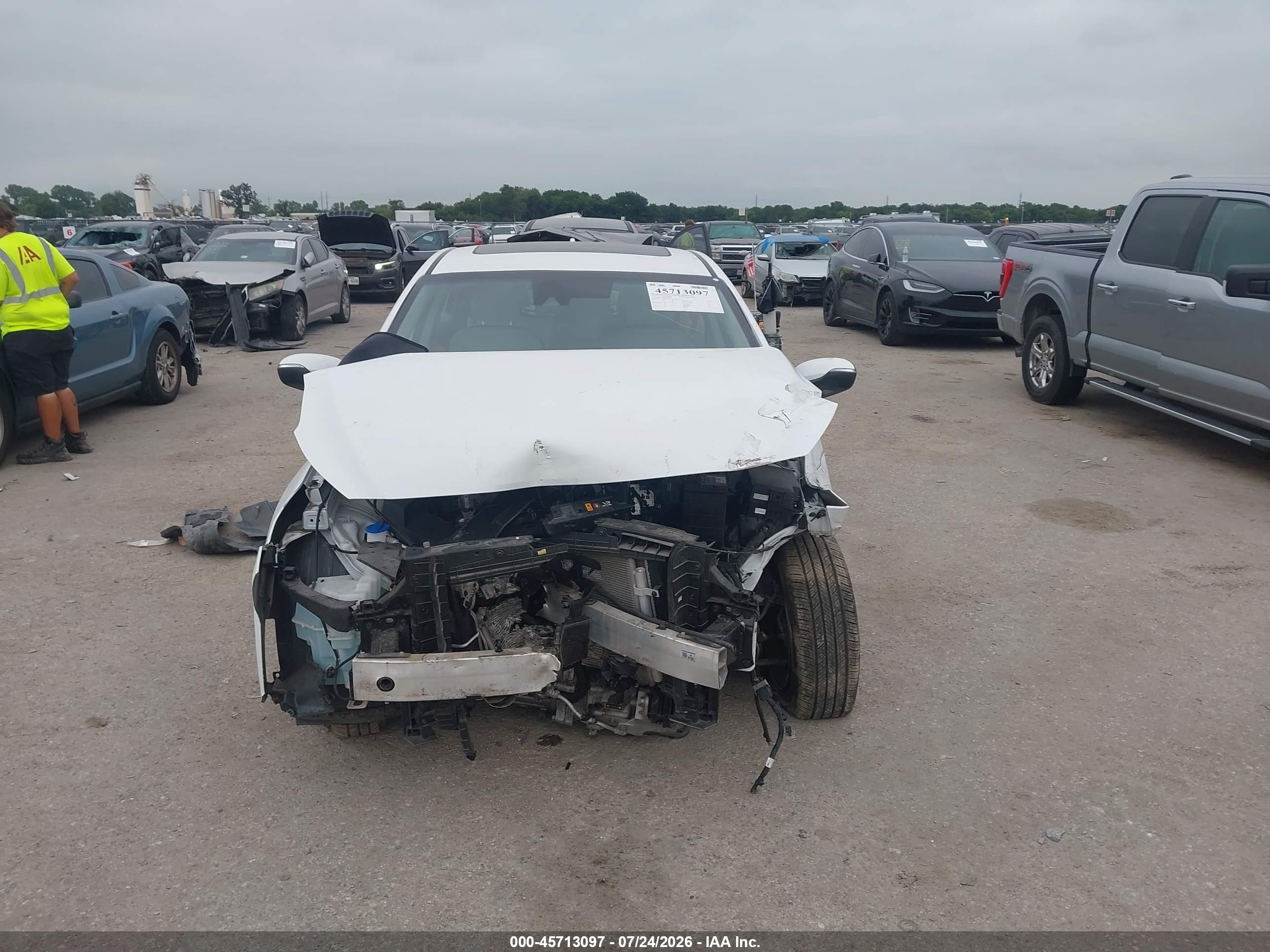2020 Hyundai Ioniq Electric Limited White vin: KMHC85LJ0LU076494
