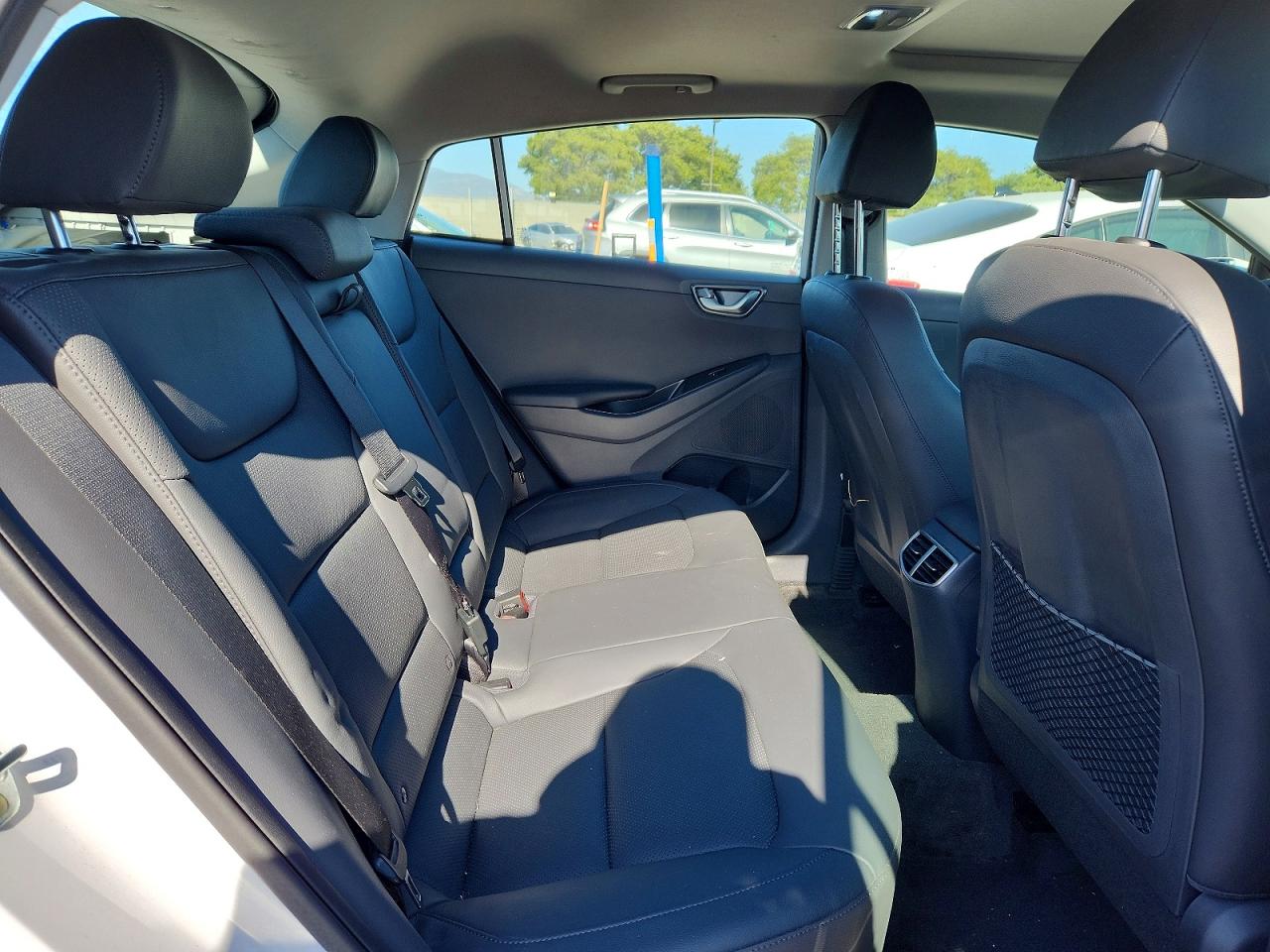 2021 Hyundai Ioniq Limited White vin: KMHC85LJ1MU081902