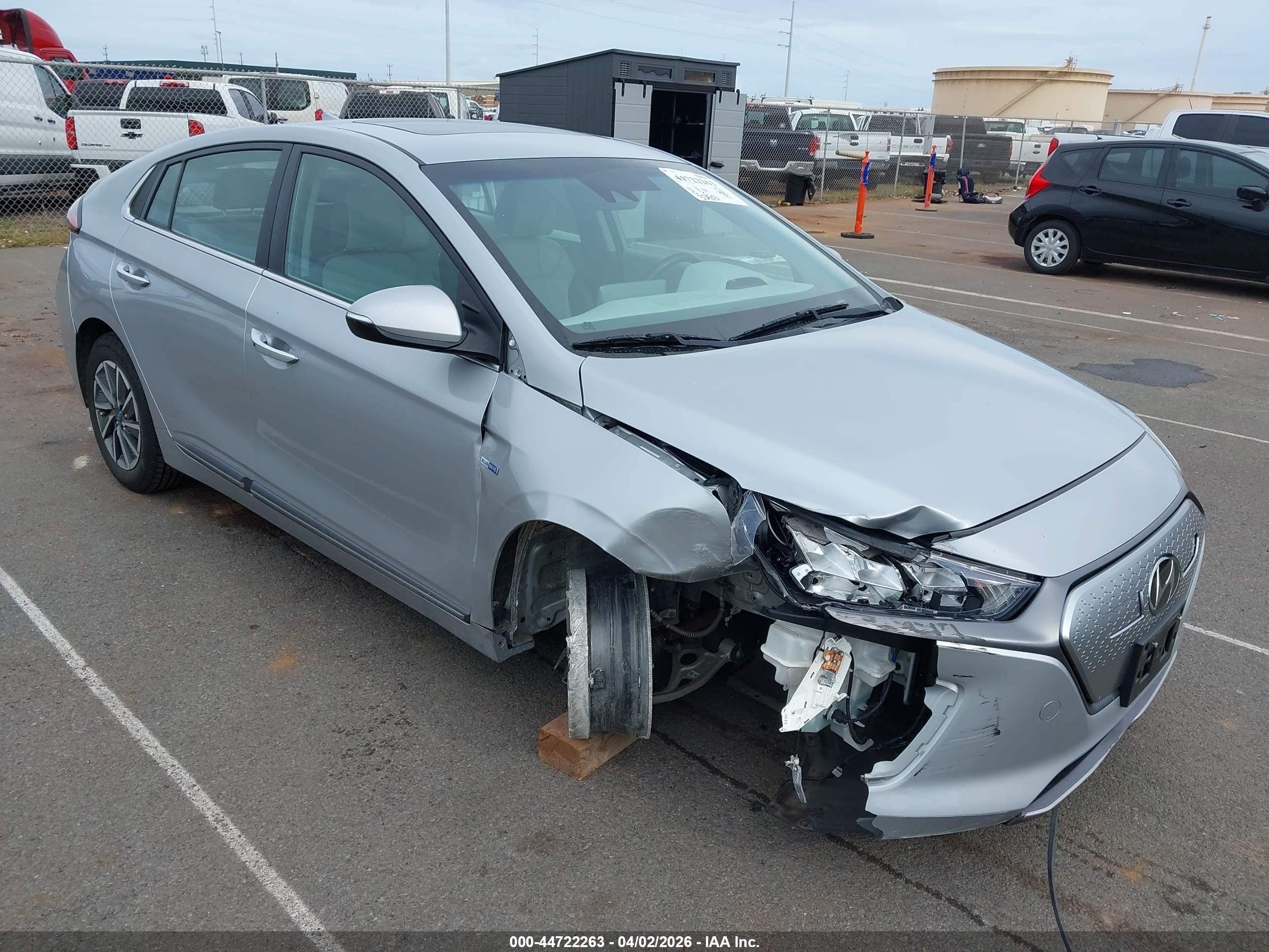 2020 Hyundai Ioniq Electric Limited Silver vin: KMHC85LJ6LU071283