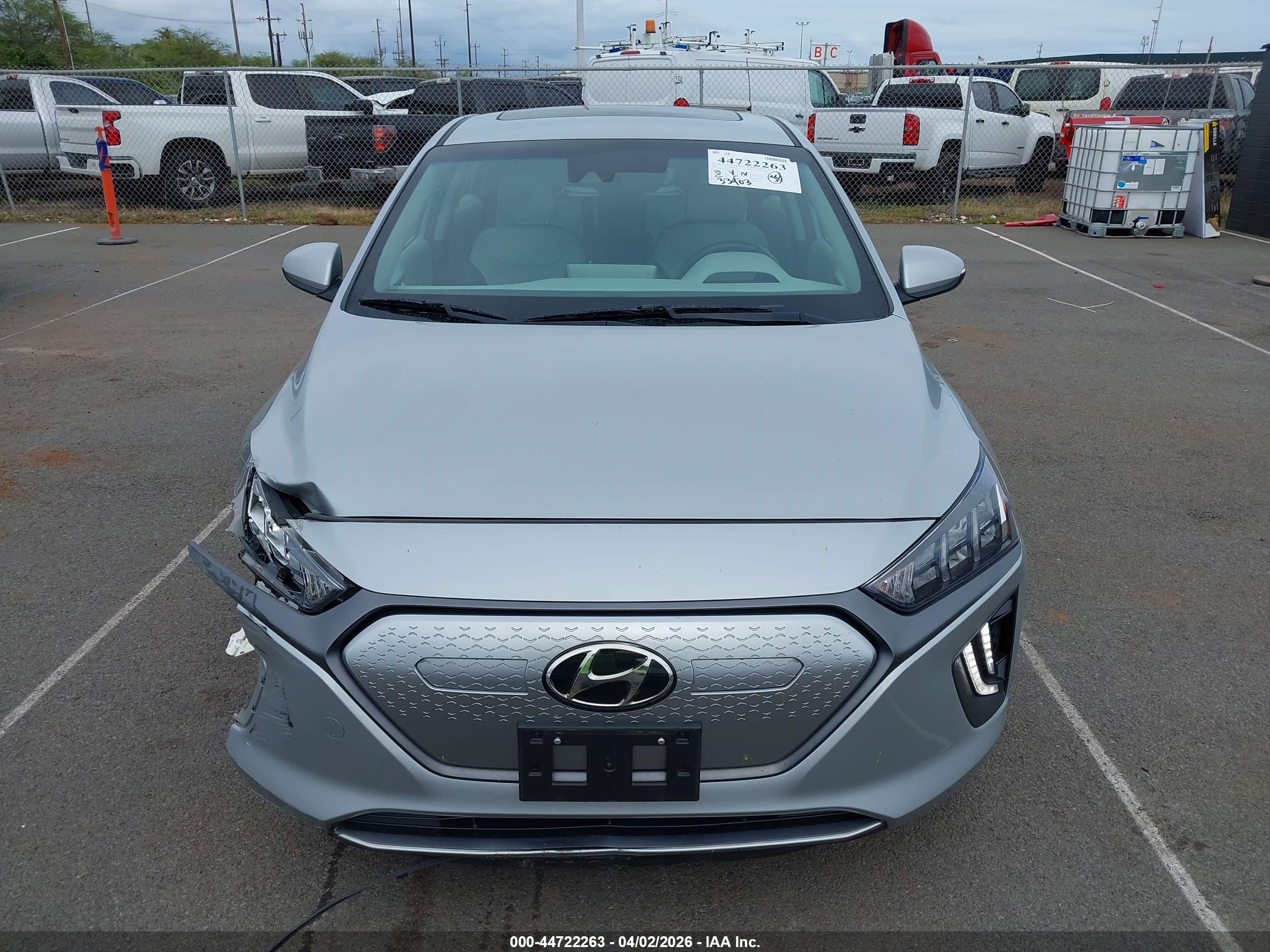 2020 Hyundai Ioniq Electric Limited Silver vin: KMHC85LJ6LU071283