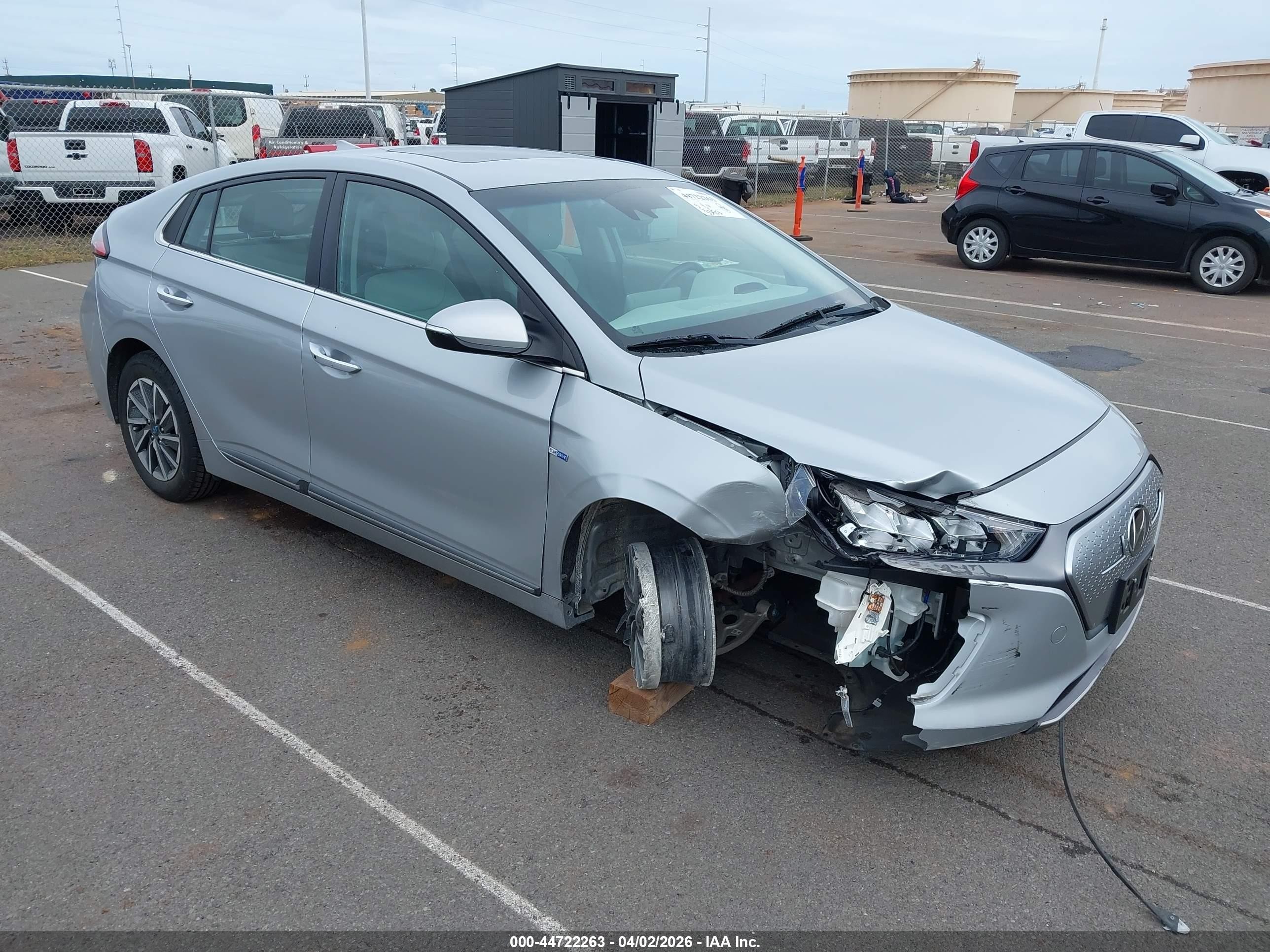 2020 Hyundai Ioniq Electric Limited Silver vin: KMHC85LJ6LU071283