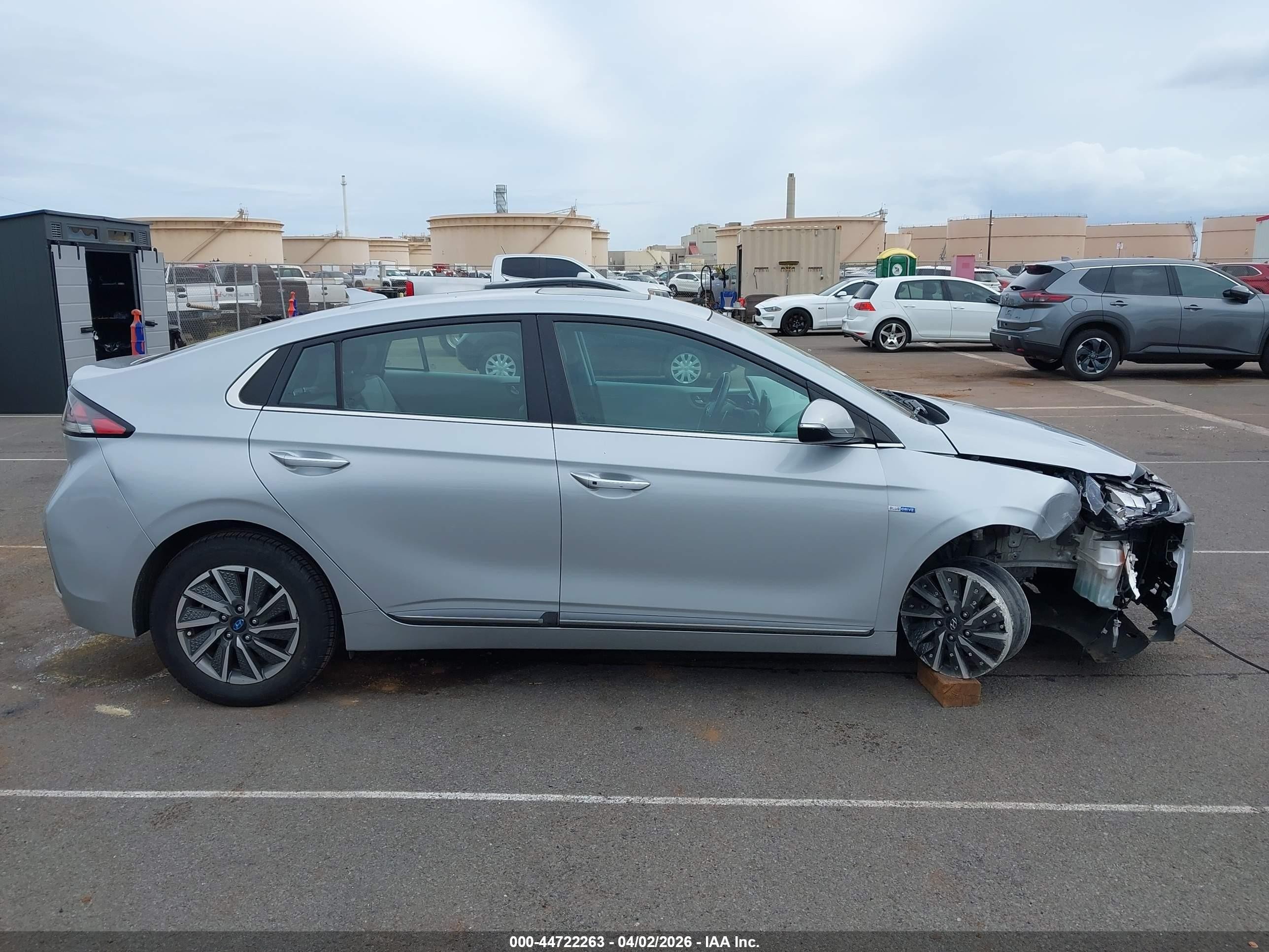 2020 Hyundai Ioniq Electric Limited Silver vin: KMHC85LJ6LU071283