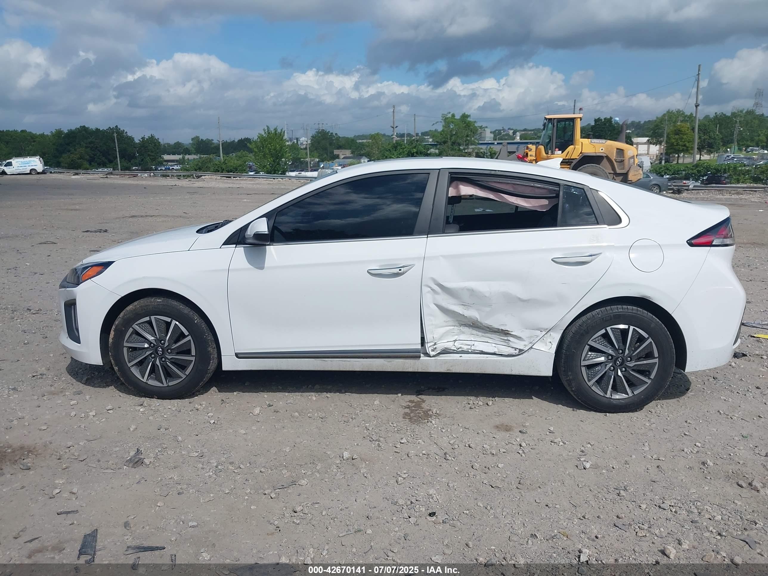 2021 Hyundai Ioniq Electric Limited White vin: KMHC85LJ9MU079749