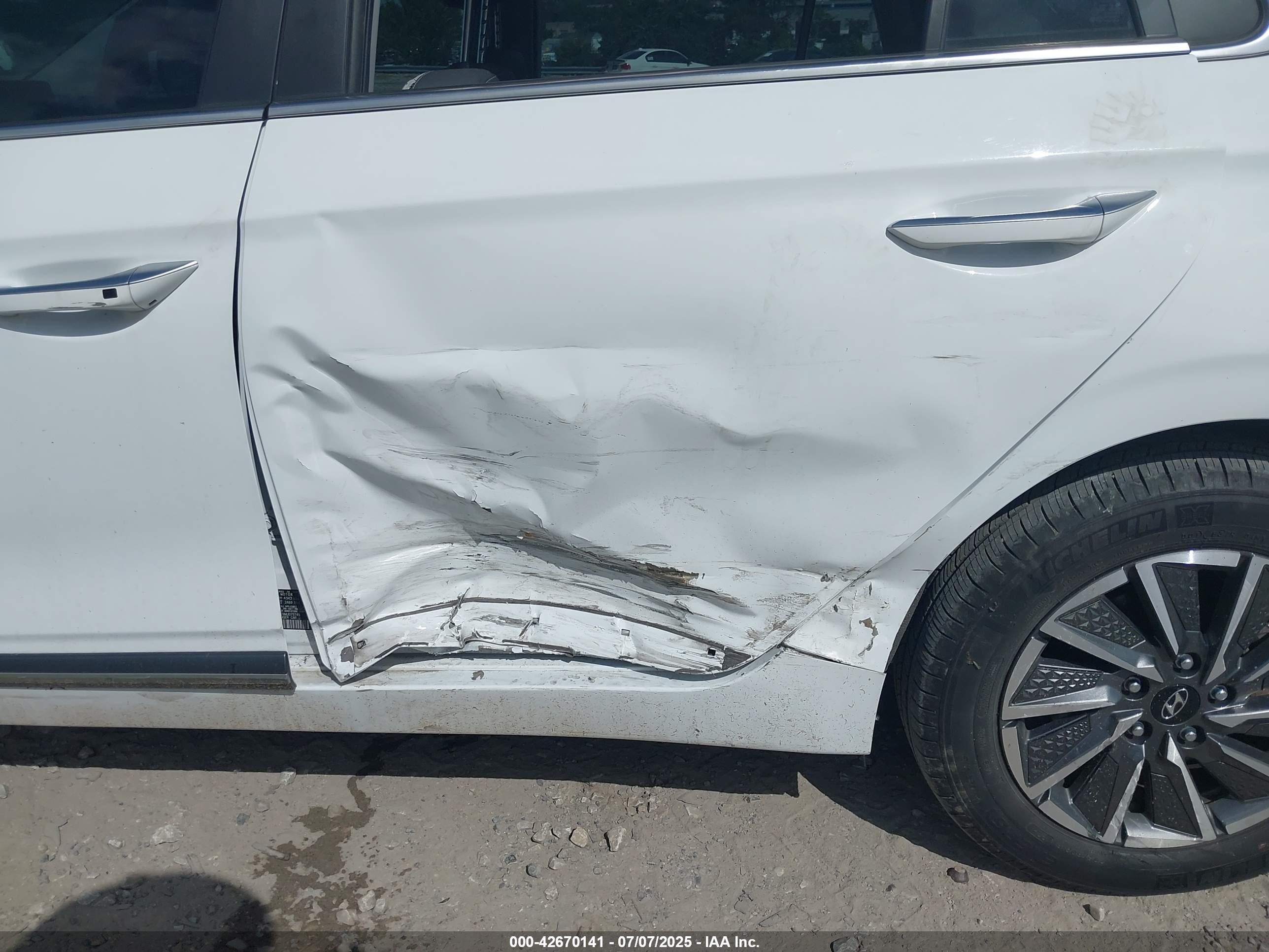 2021 Hyundai Ioniq Electric Limited White vin: KMHC85LJ9MU079749