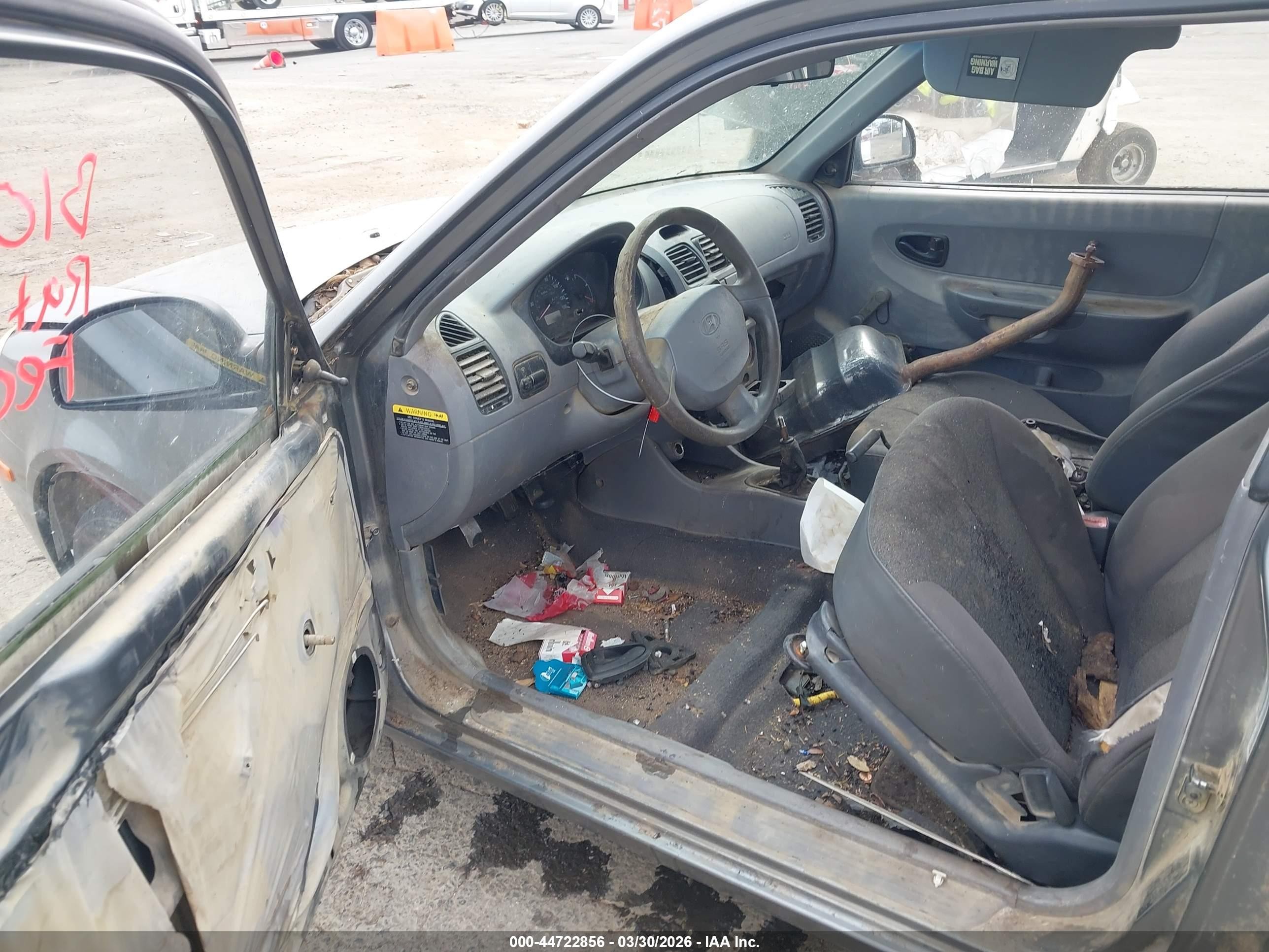 2004 Hyundai Accent   Gray vin: KMHCF35C04U305802