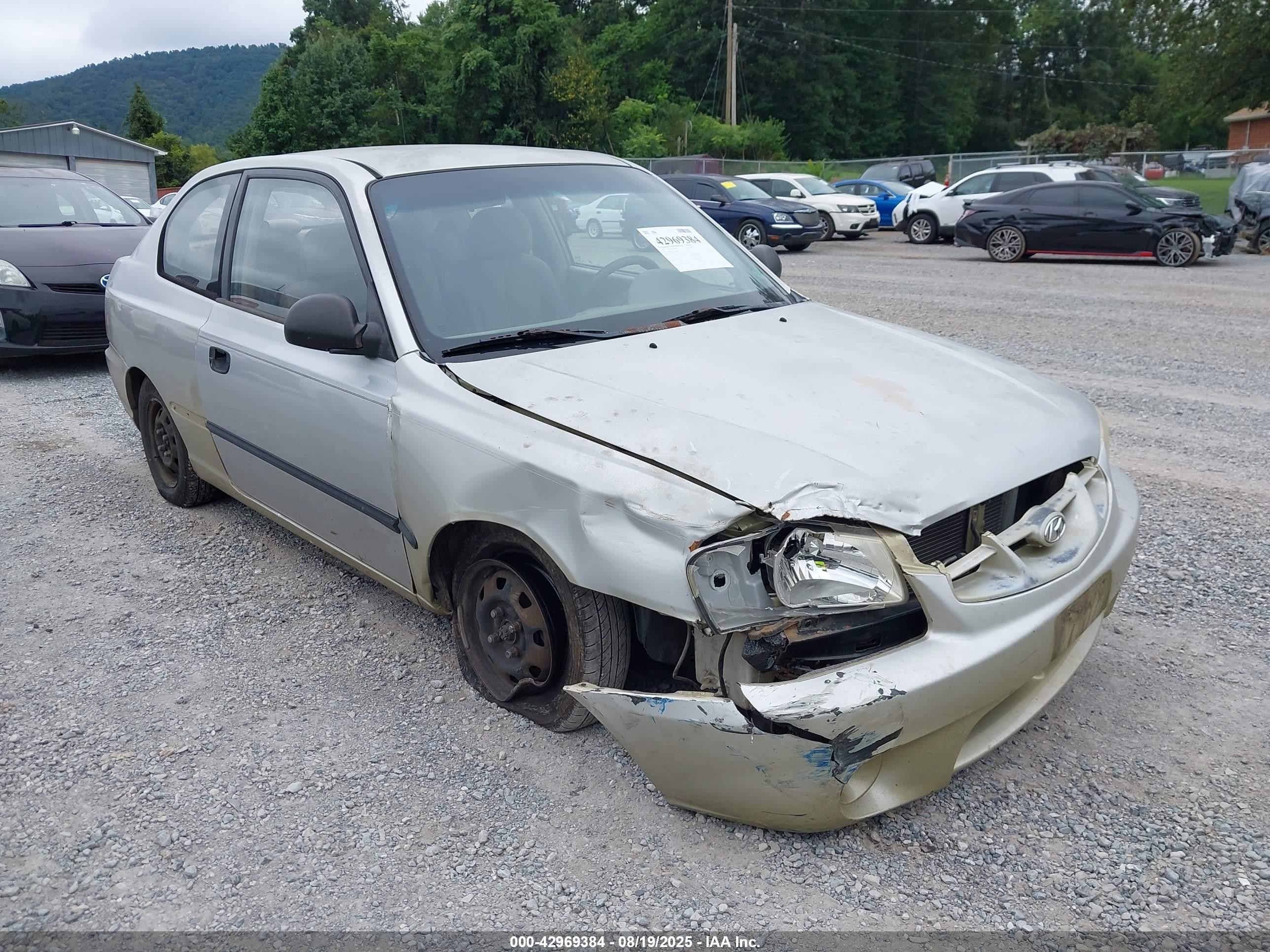 2002 Hyundai Accent L Silver vin: KMHCF35G12U230303