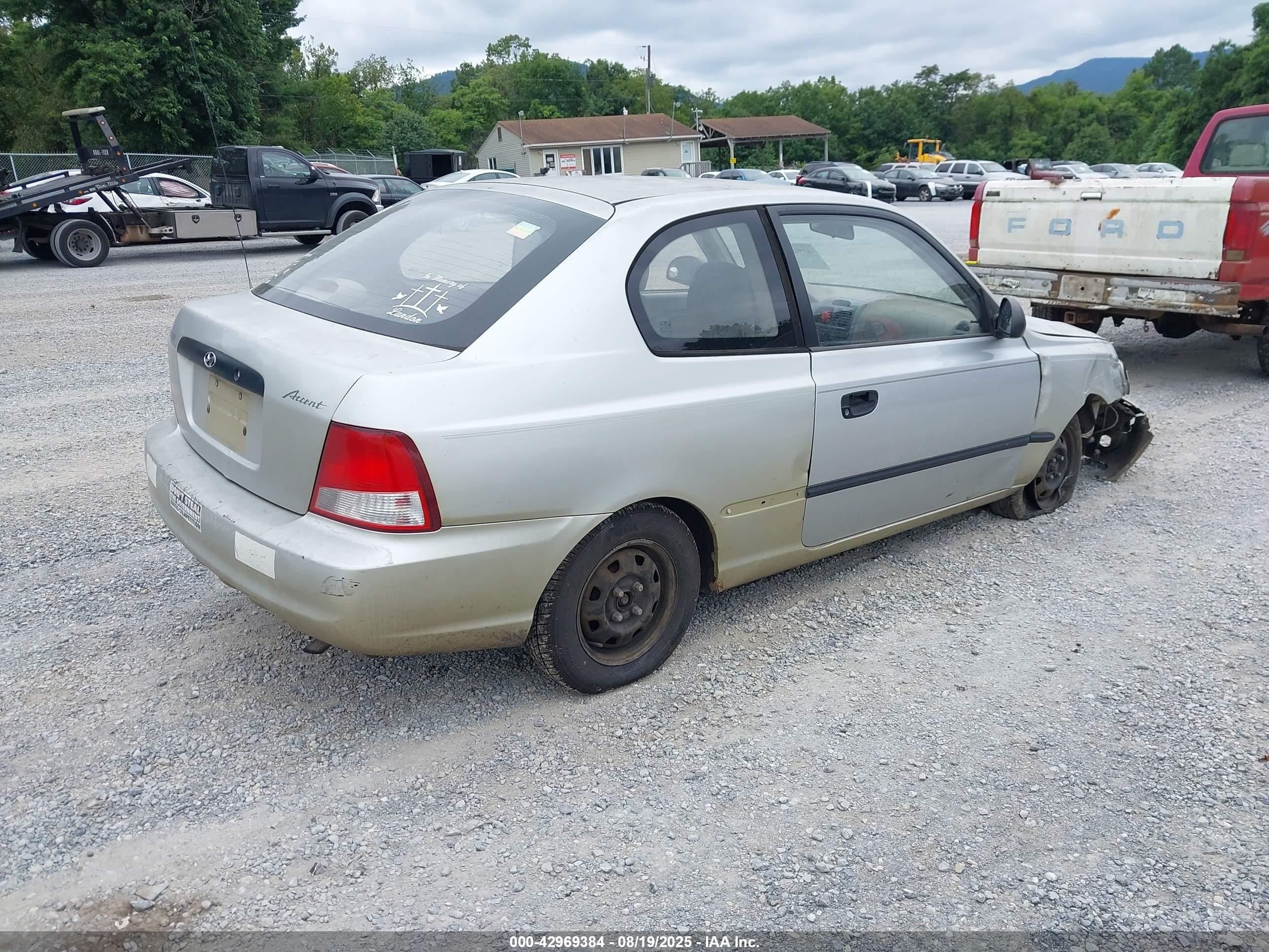 2002 Hyundai Accent L Silver vin: KMHCF35G12U230303