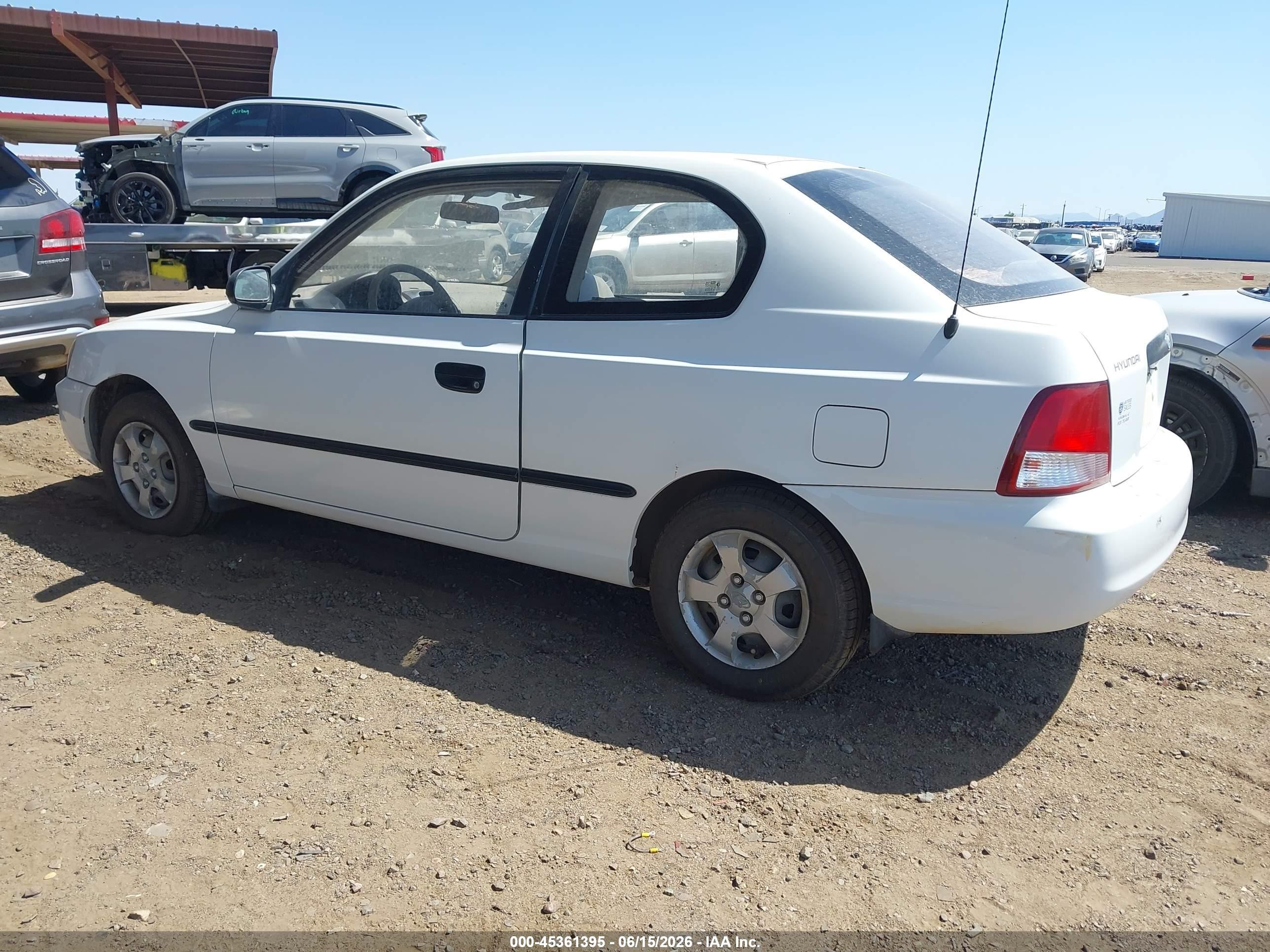 2002 Hyundai Accent L White vin: KMHCF35G62U160703