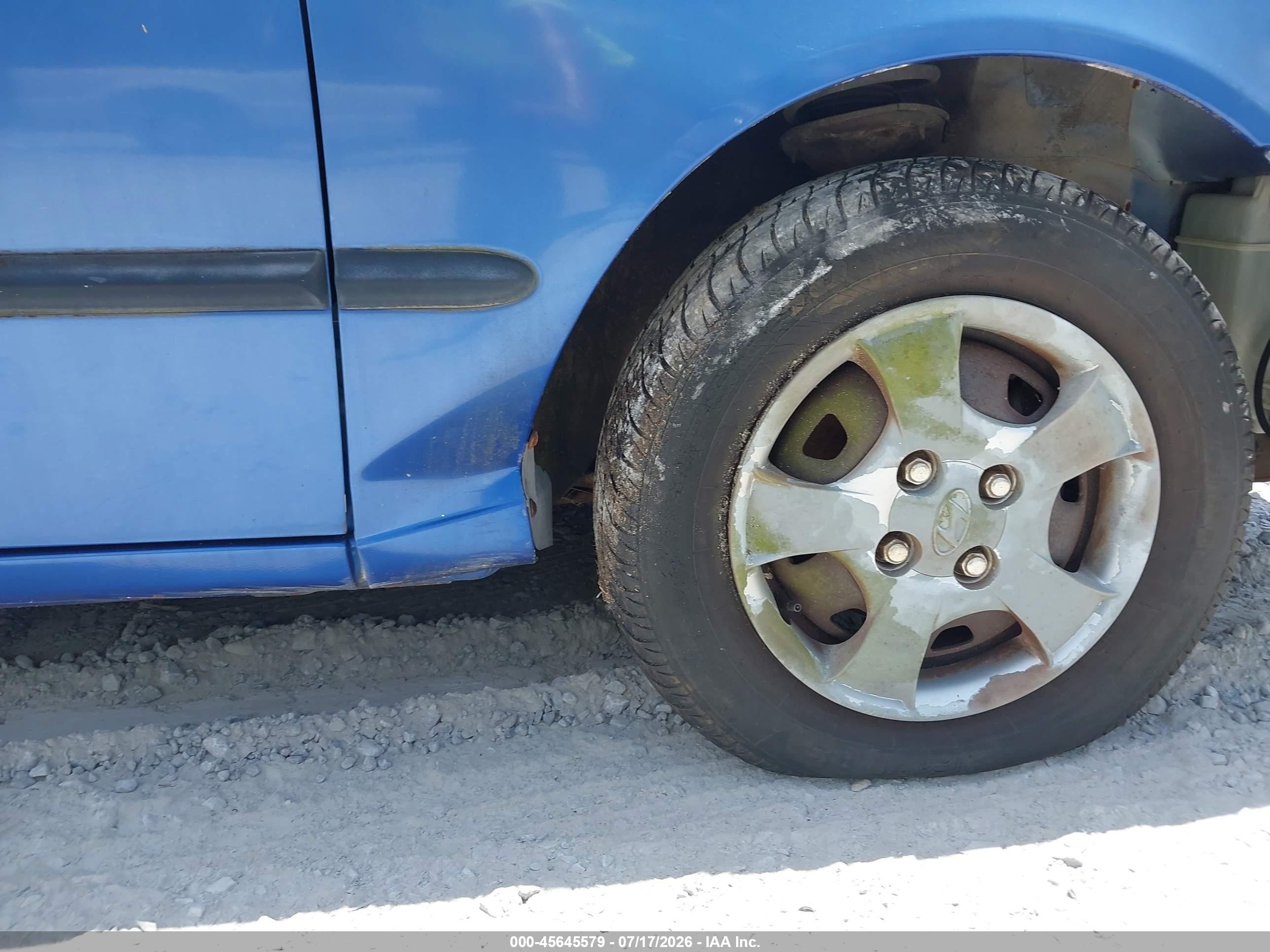2002 Hyundai Accent L Blue vin: KMHCF35G82U165501