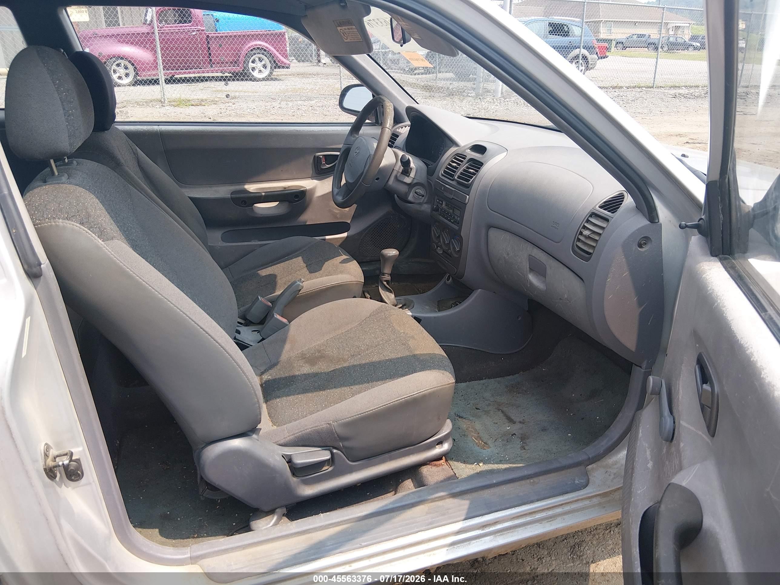 2002 Hyundai Accent L Silver vin: KMHCF35GX2U164933