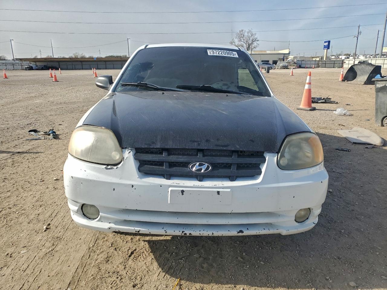 2004 Hyundai Accent Gl White vin: KMHCG35C04U285872
