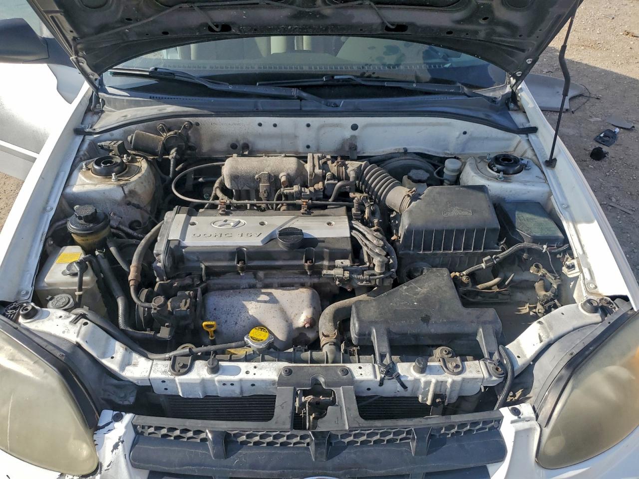 2004 Hyundai Accent Gl White vin: KMHCG35C04U285872