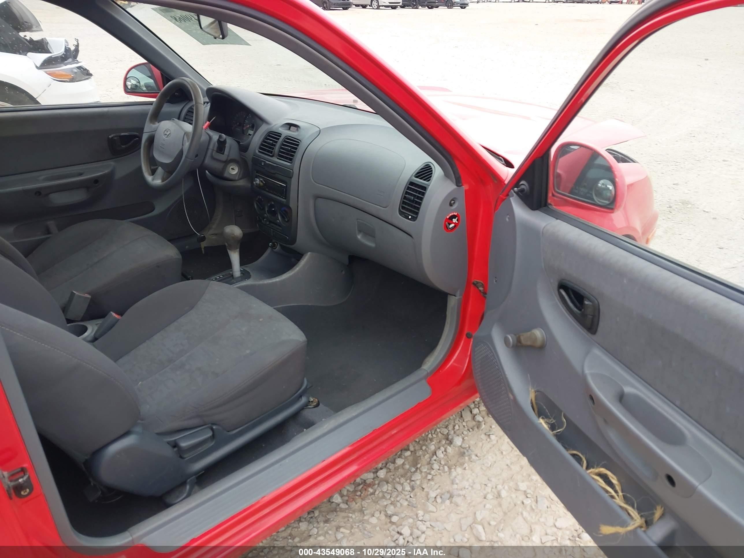 2004 Hyundai Accent Gl/gt Red vin: KMHCG35C24U298798