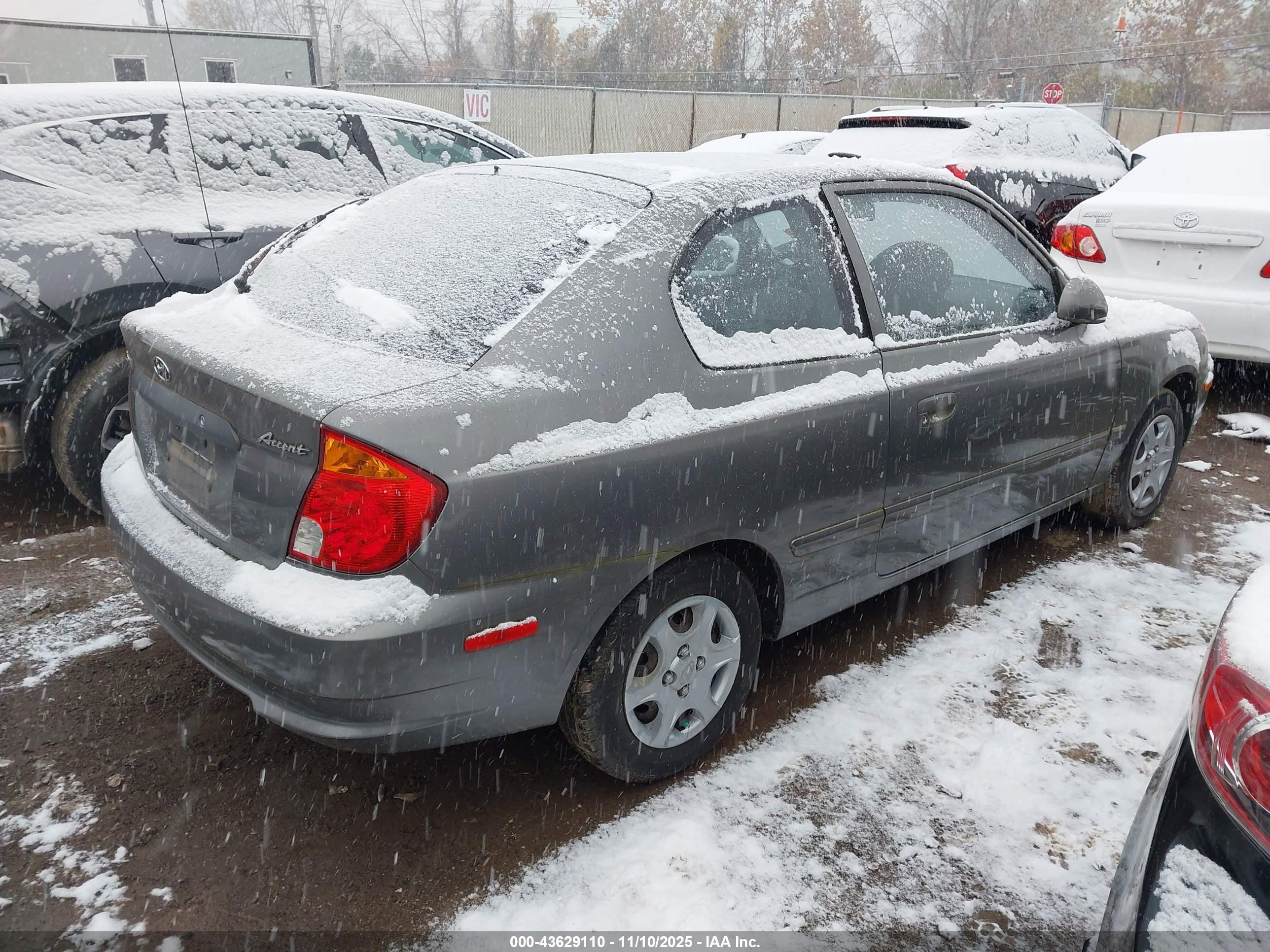 2004 Hyundai Accent Gl/gt Gray vin: KMHCG35C24U315356
